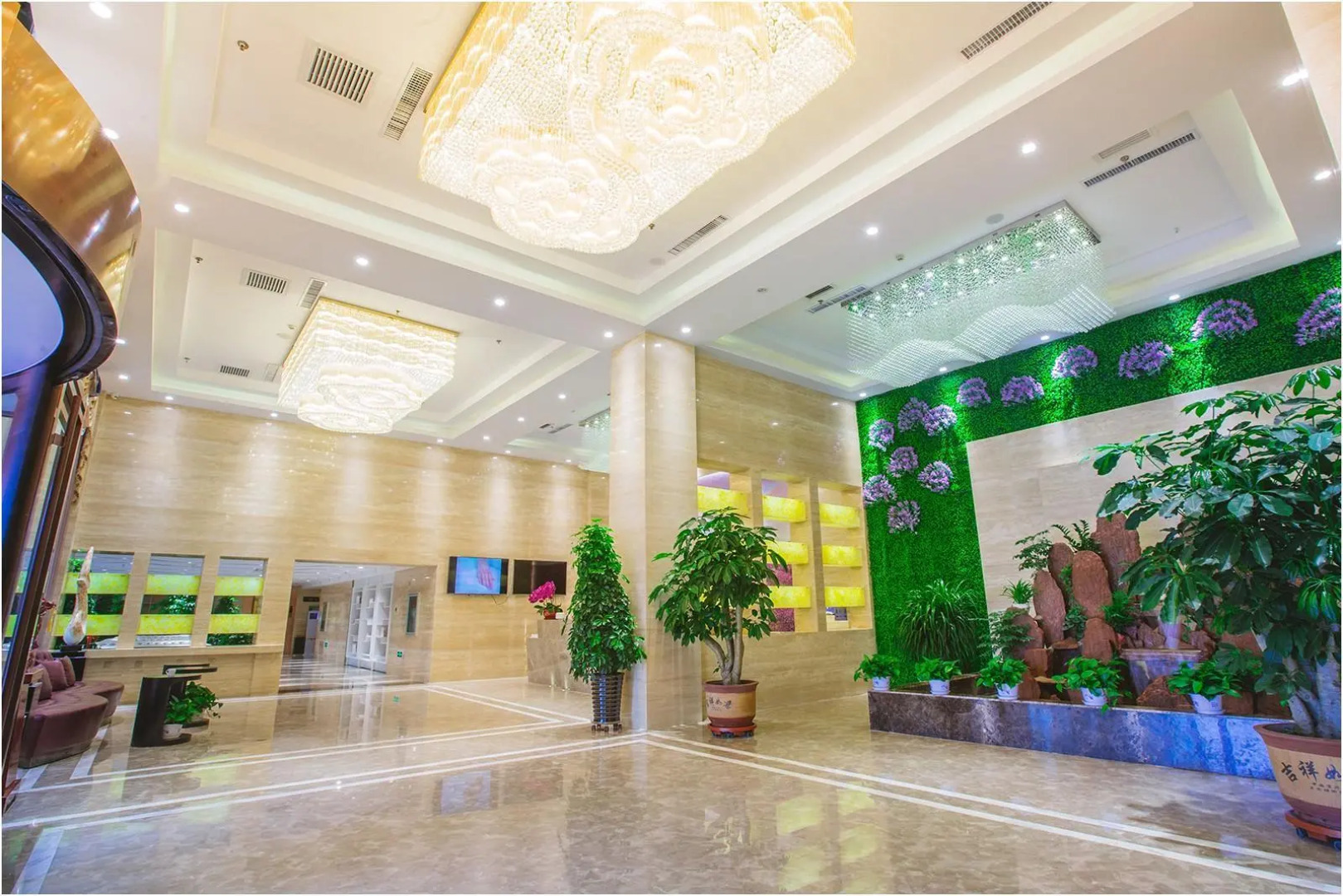 Lavande Hotel Chengde Mountain Resort