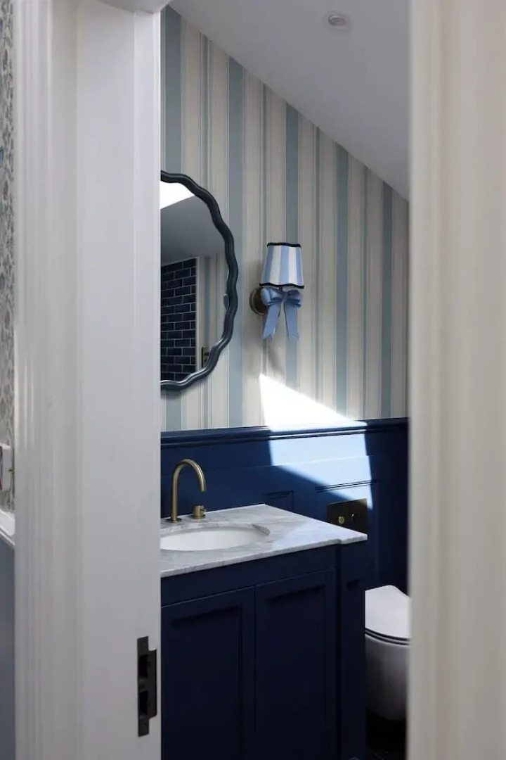 Thames Mansion - River View