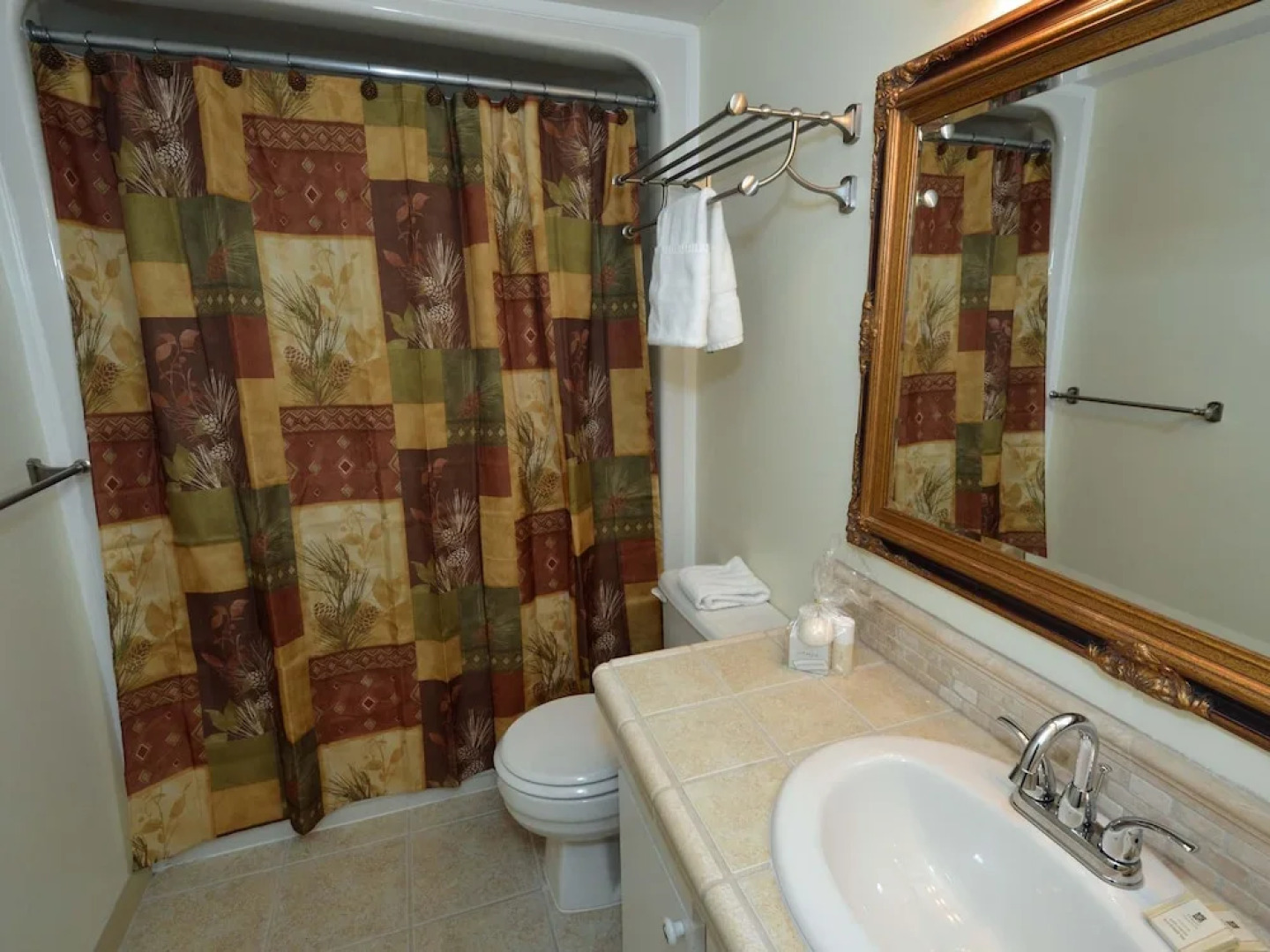 2 Br: Silvercreek 1215