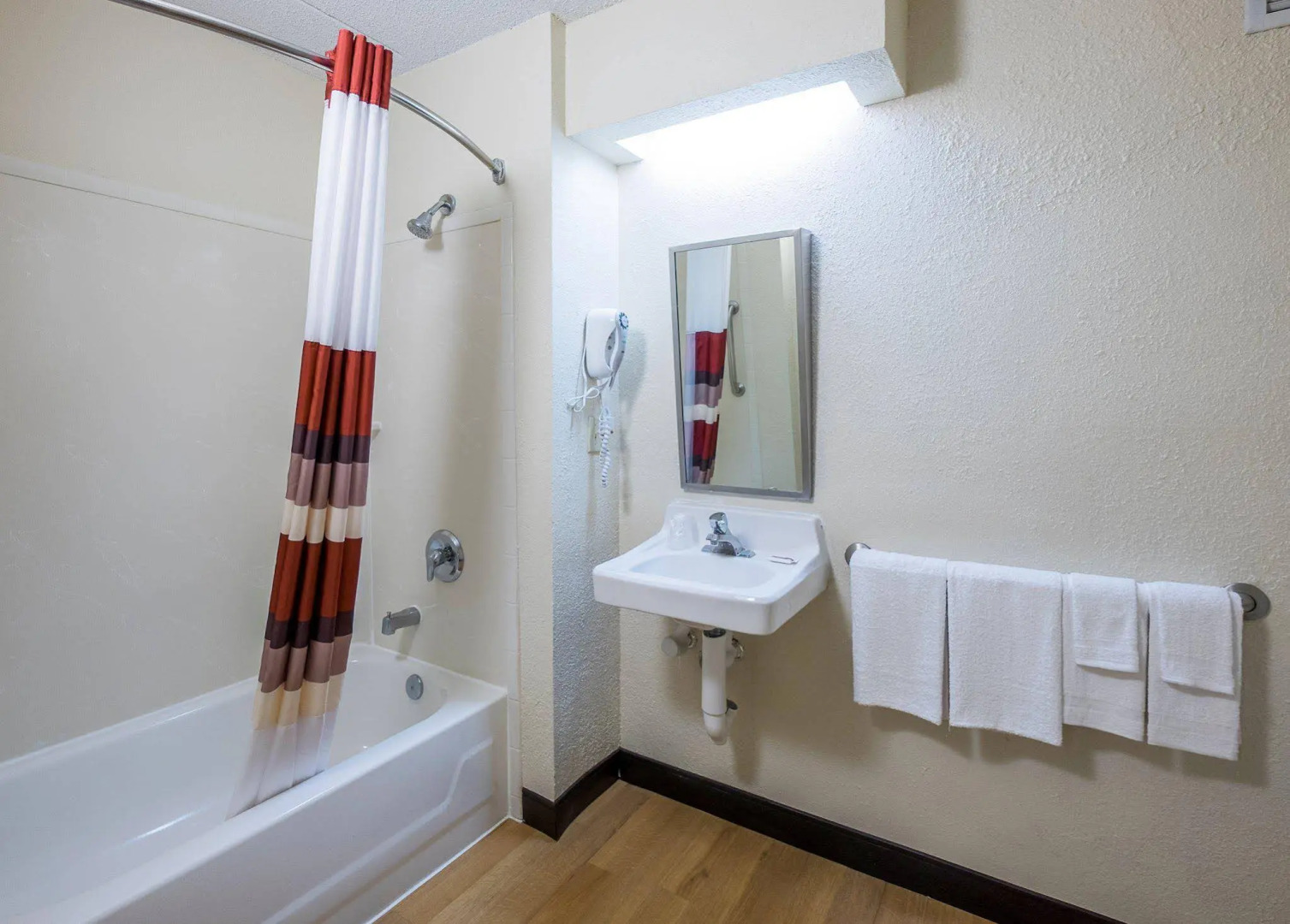 Red Roof Inn Tinton Falls - Jersey Shore