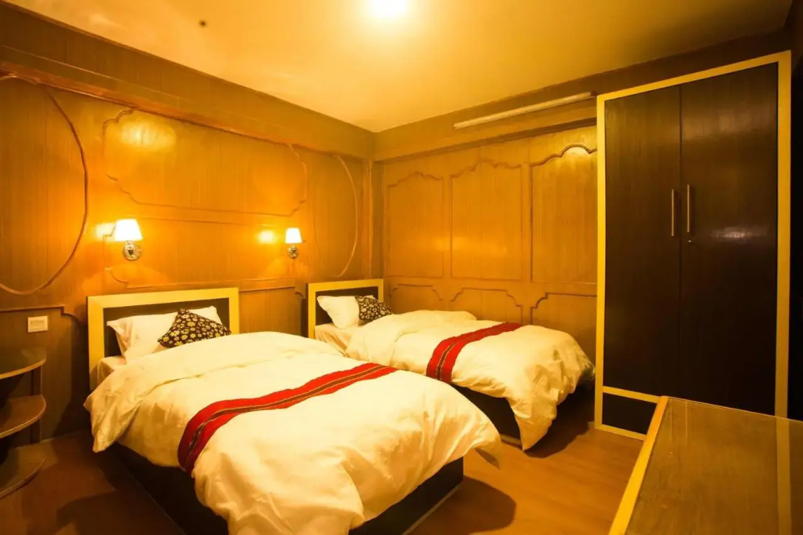 Nag Pukhu Guest House