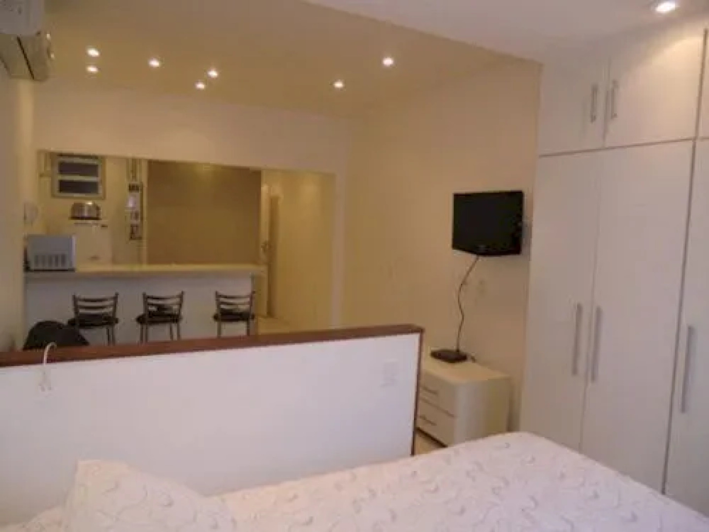 Studio Apartment in Leblon Near the Beach