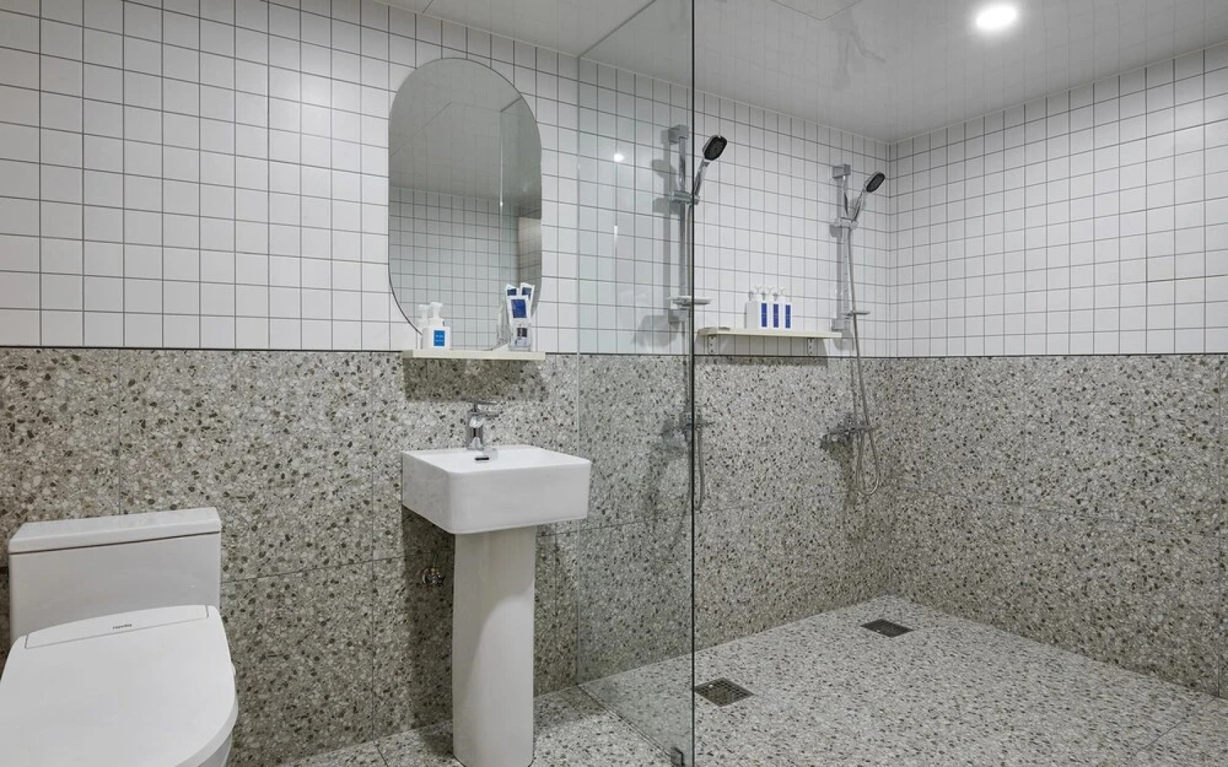 Seosan Lake Park Just Sleep Hotel