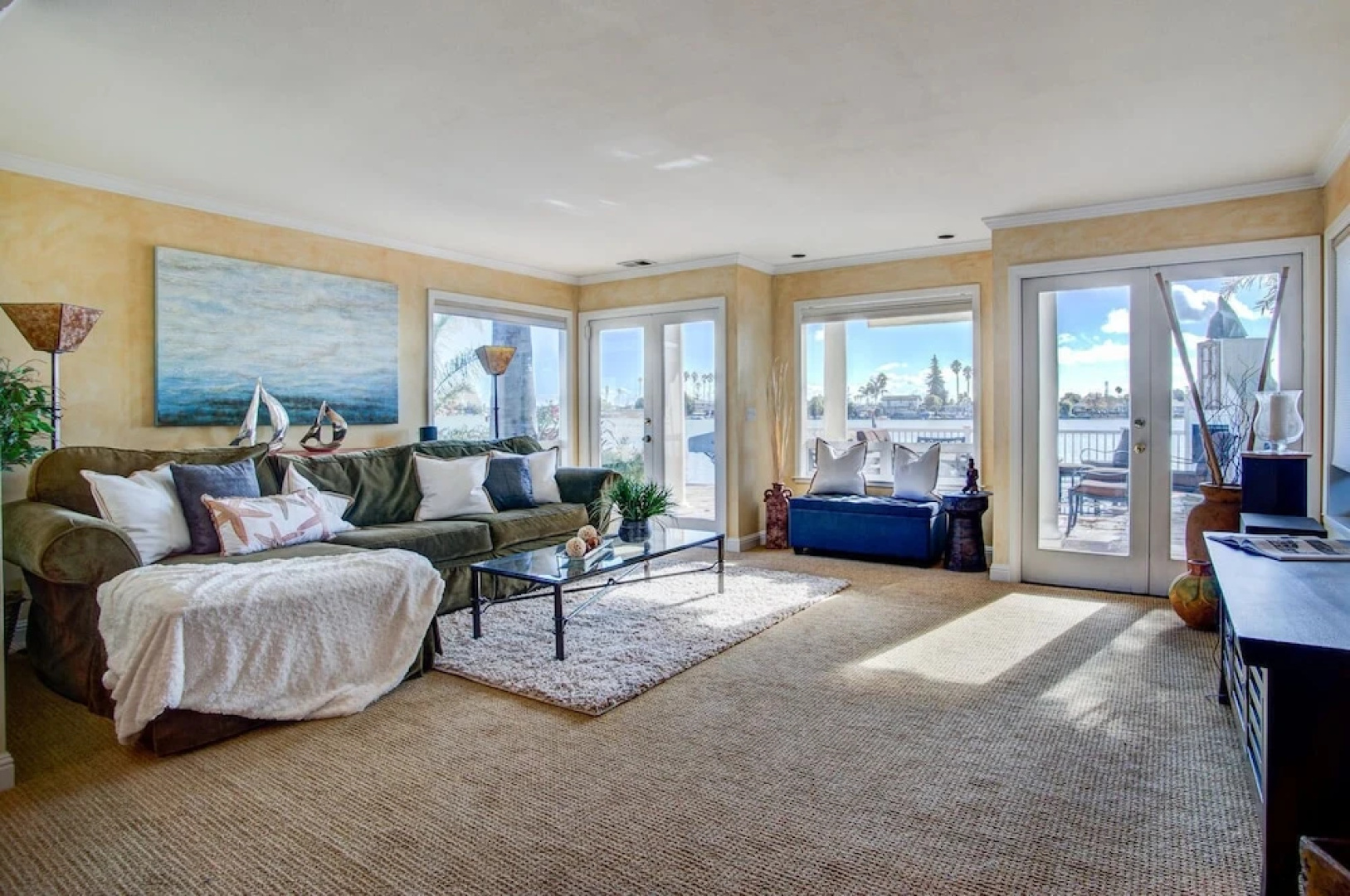 4 BR Waterfront Home Private Beach by RedAwning