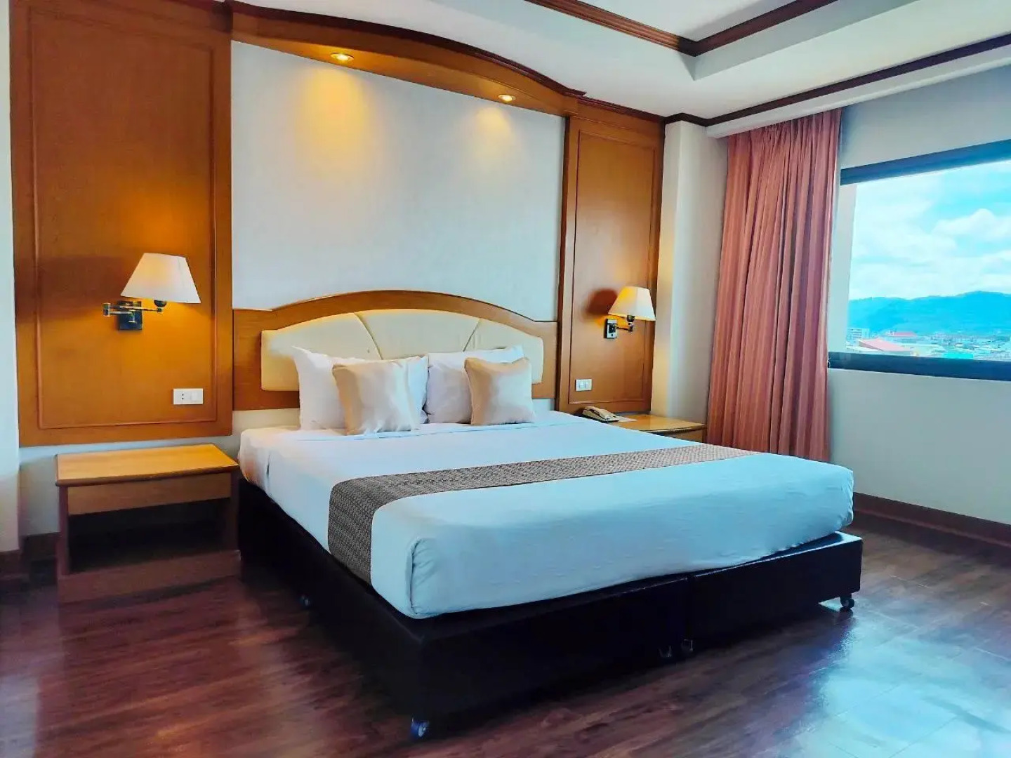 Sing Golden Place Hotel