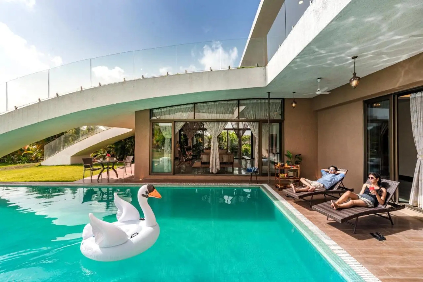 Saffron Stays Gardenia