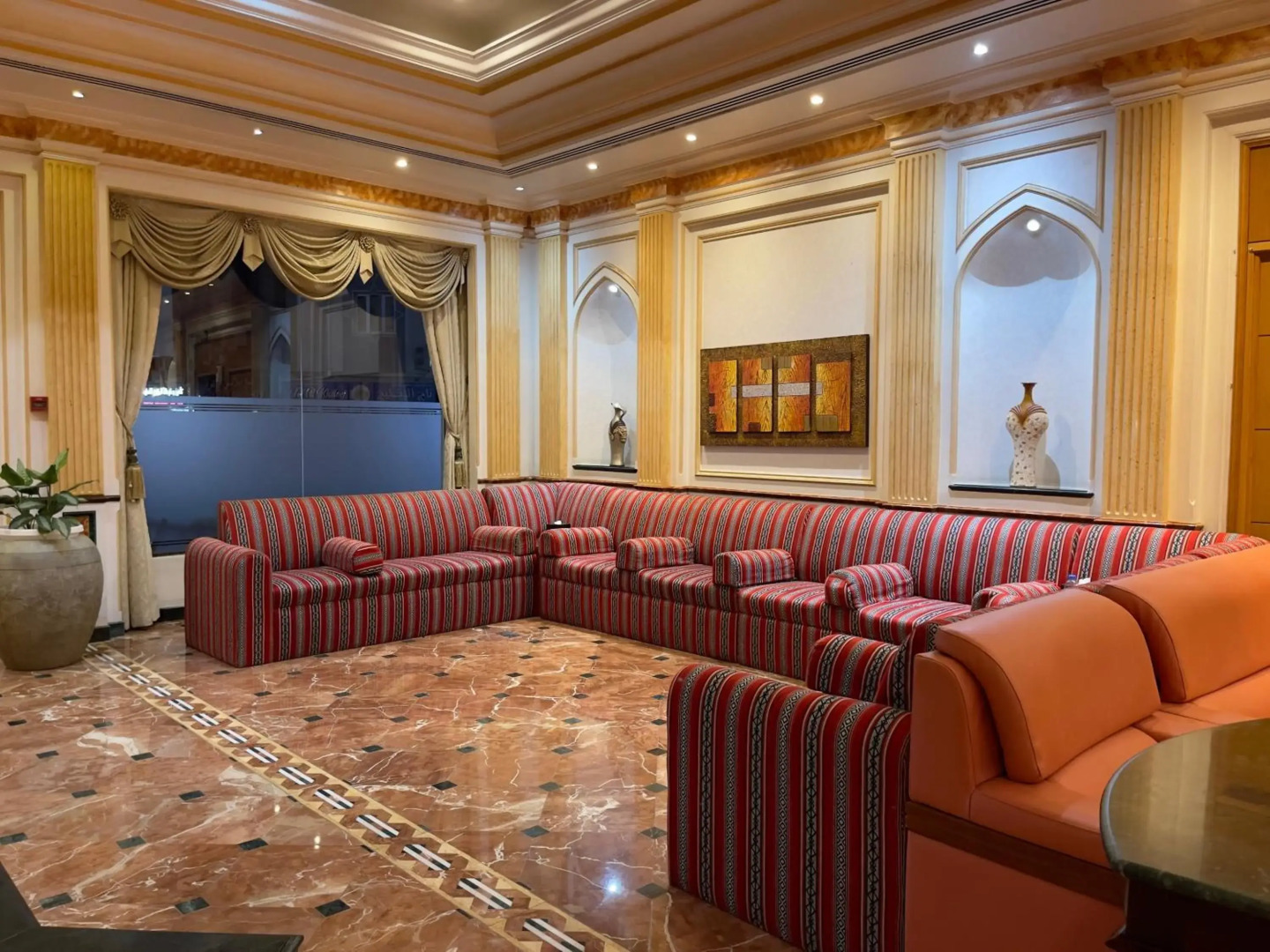 Отель Al Maha International