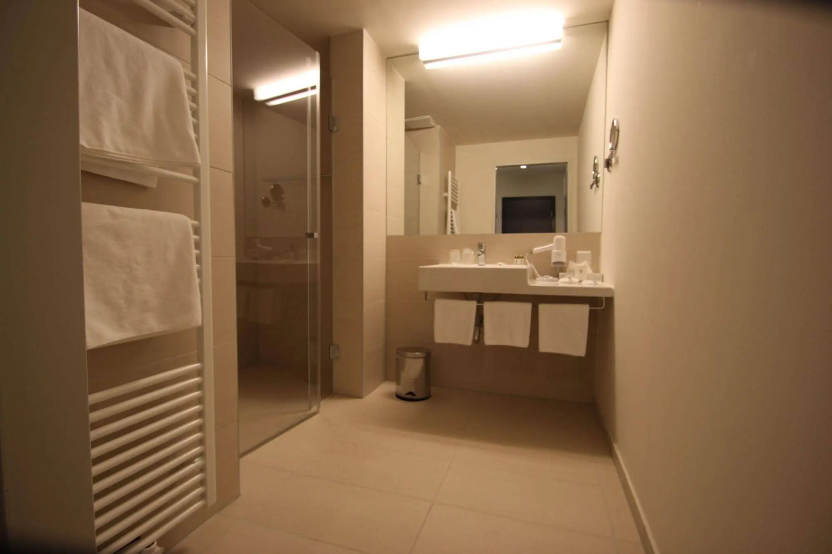 Kaiser von Österreich, Historik- und Thermalhotel