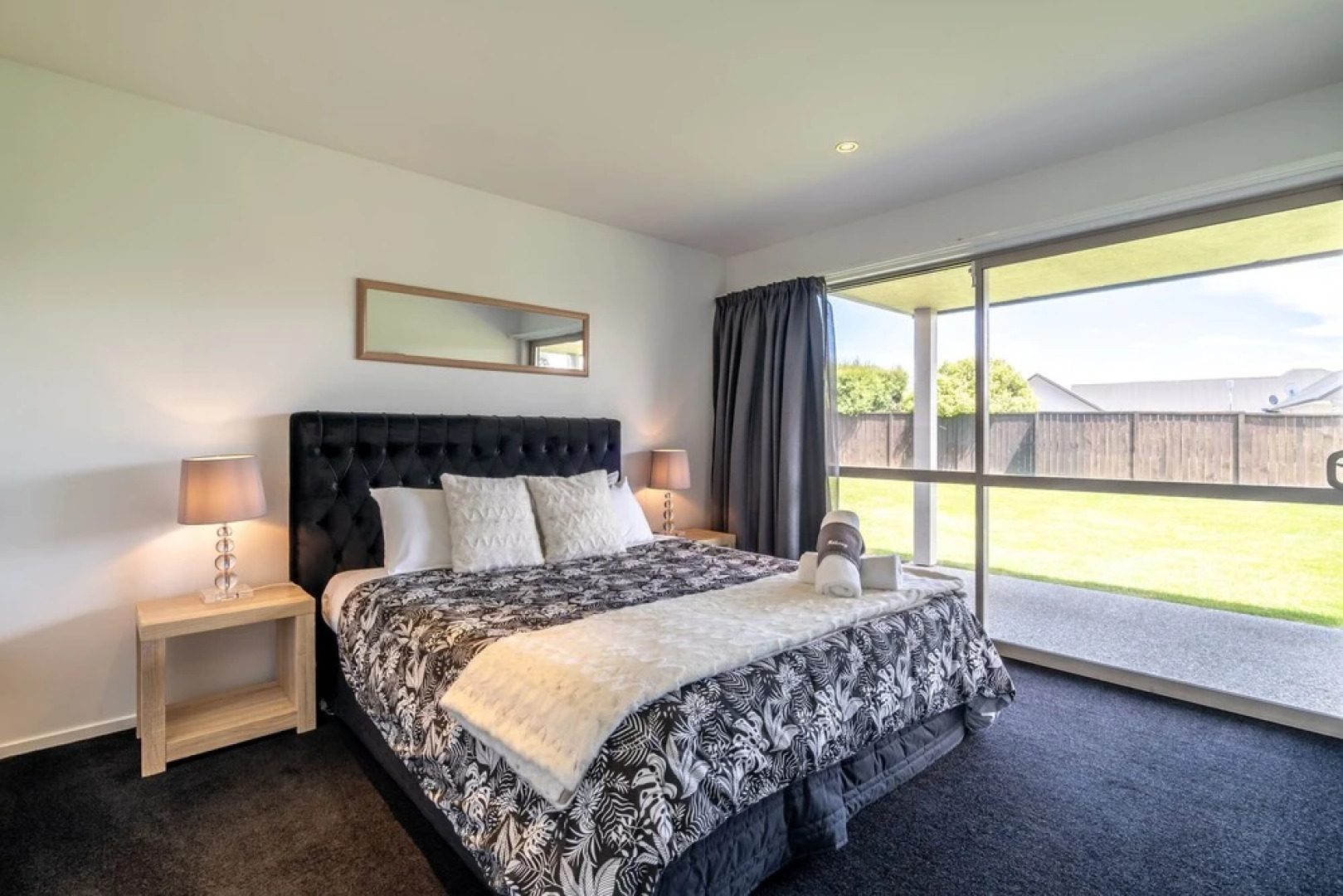 Toodle's Wanaka Luxury with Mountain Views