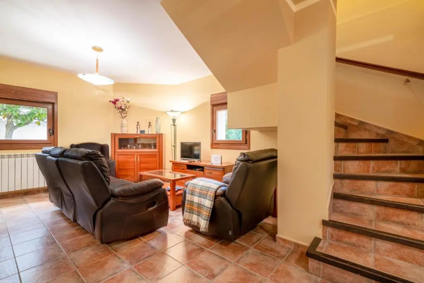 URIBE-ENEA Casa sola con amplio patio en Elciego con visita a bodega