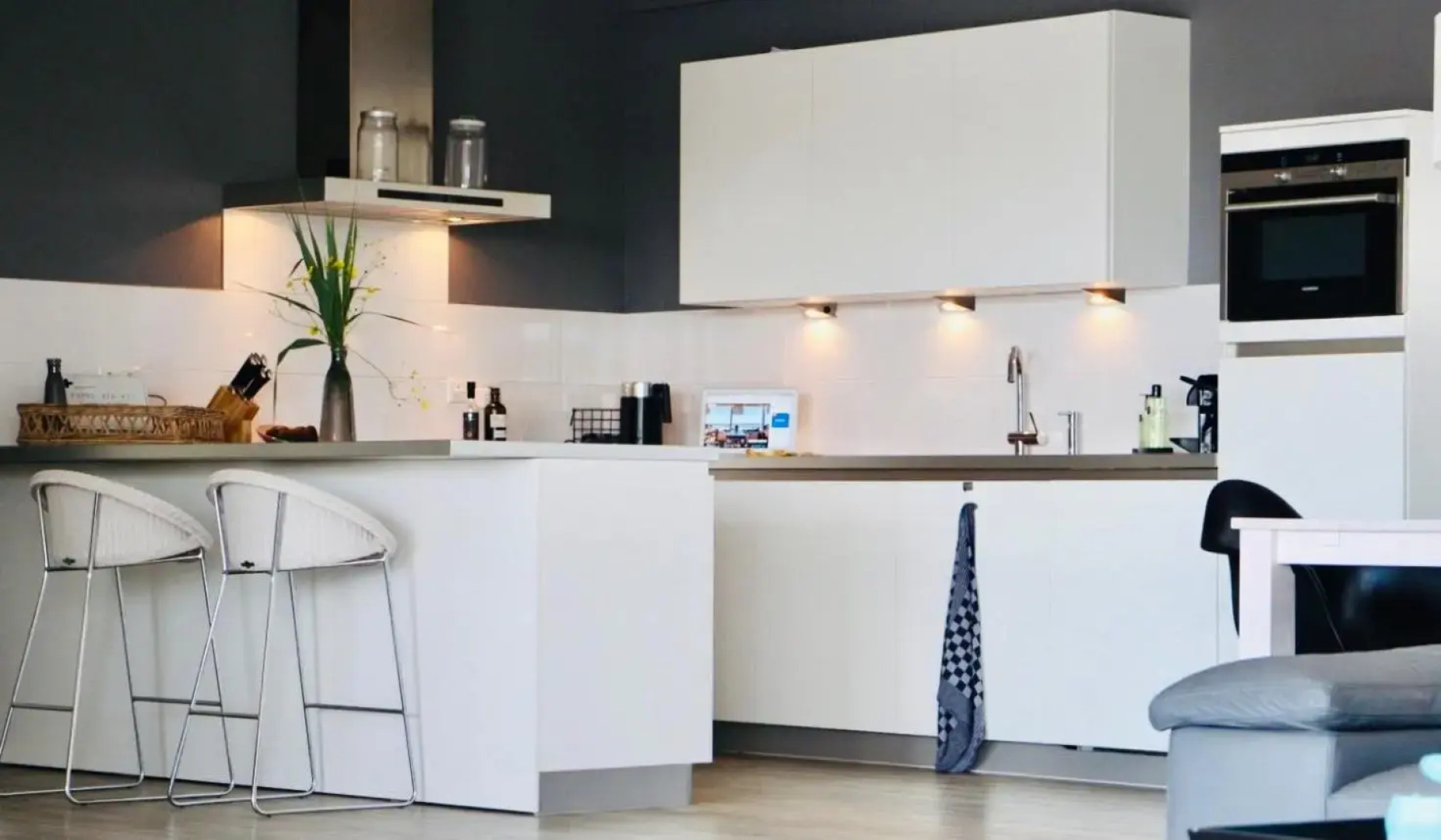 Näher am Wasser kann man nicht wohnen!