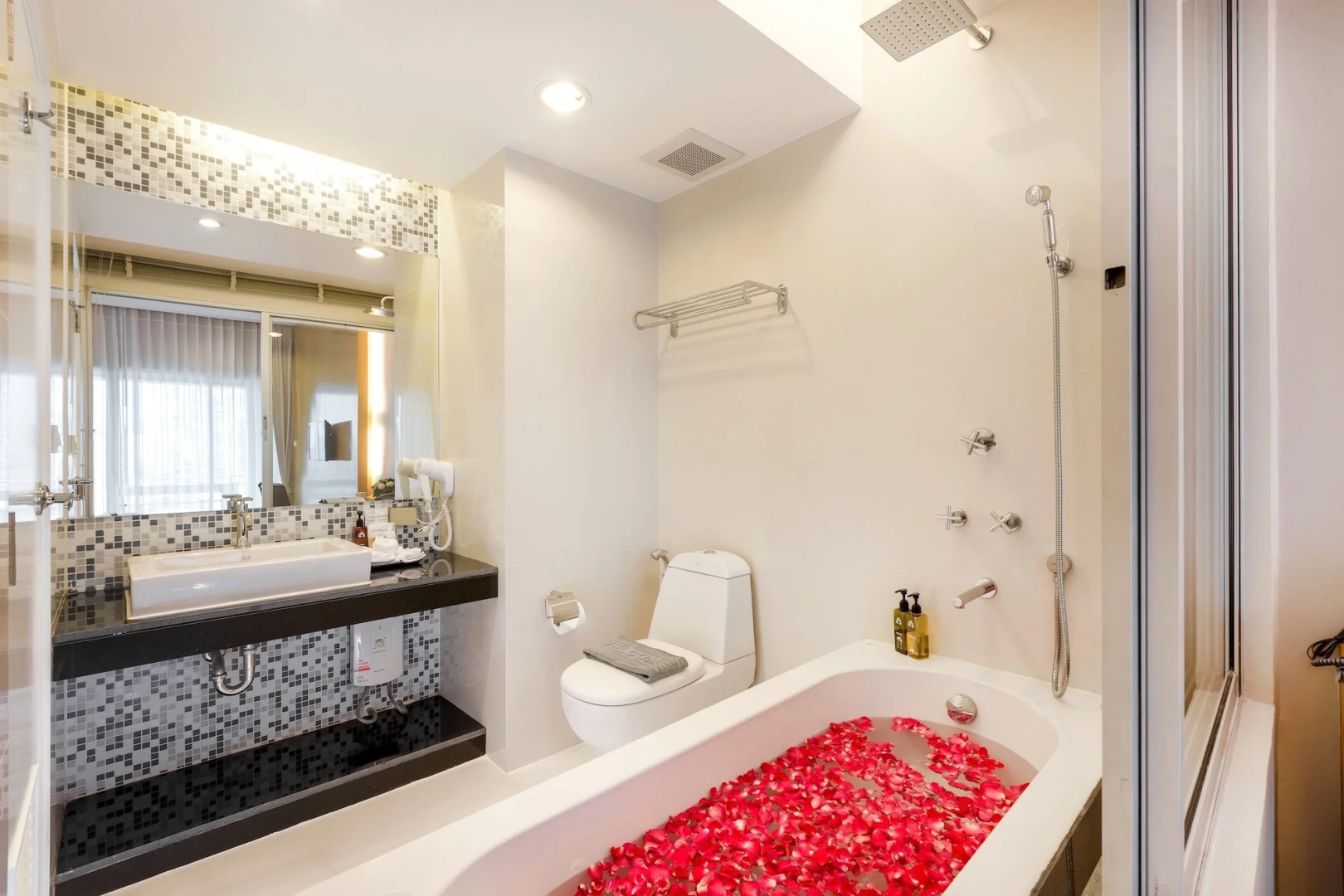 At115 by Rompo Mansion