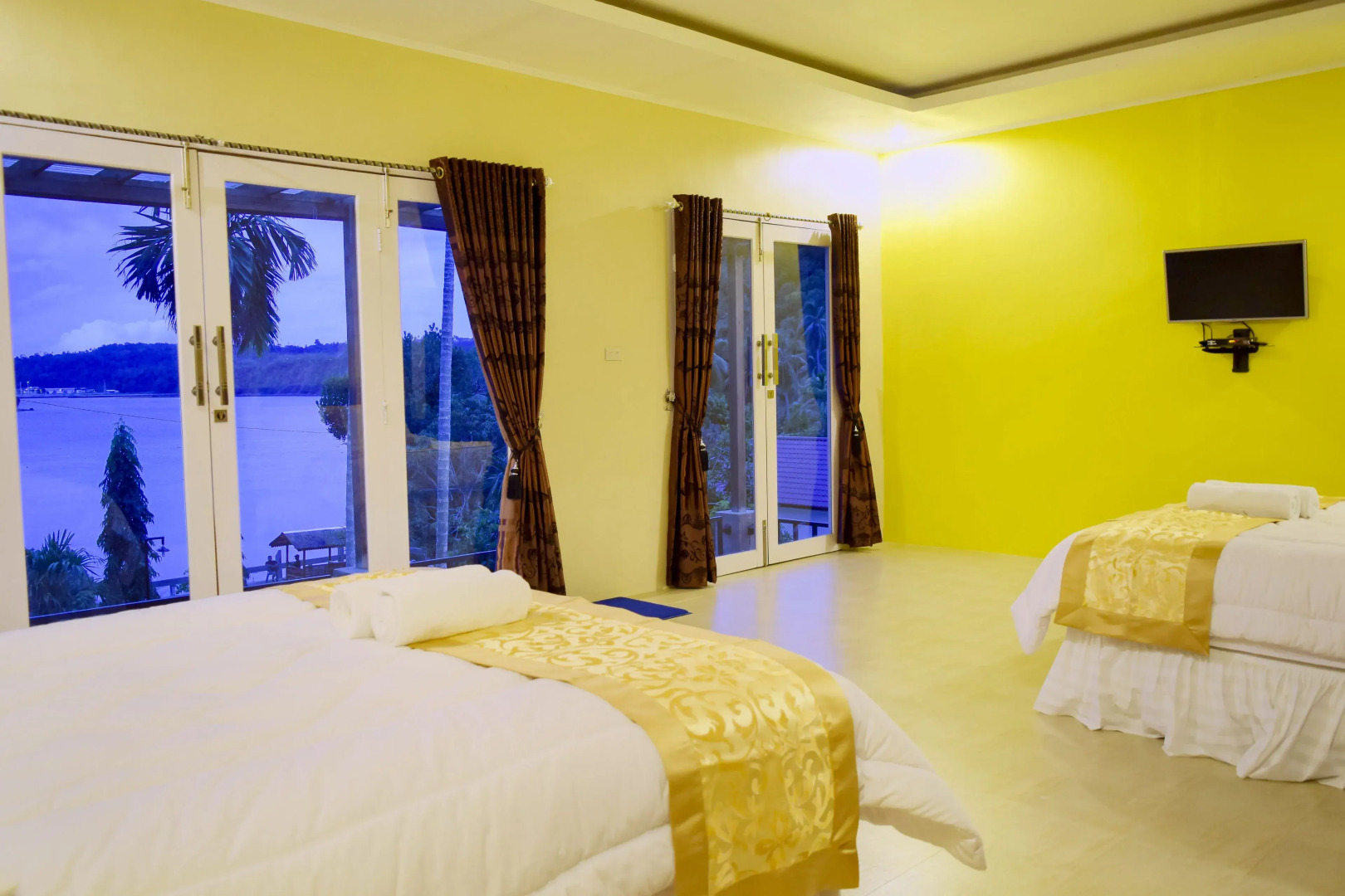 The Hawk's Nest Resort