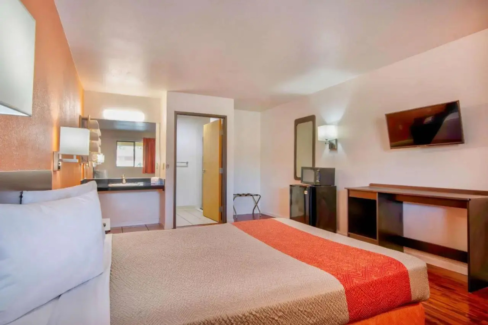 Super 8 Santa Nella Ca