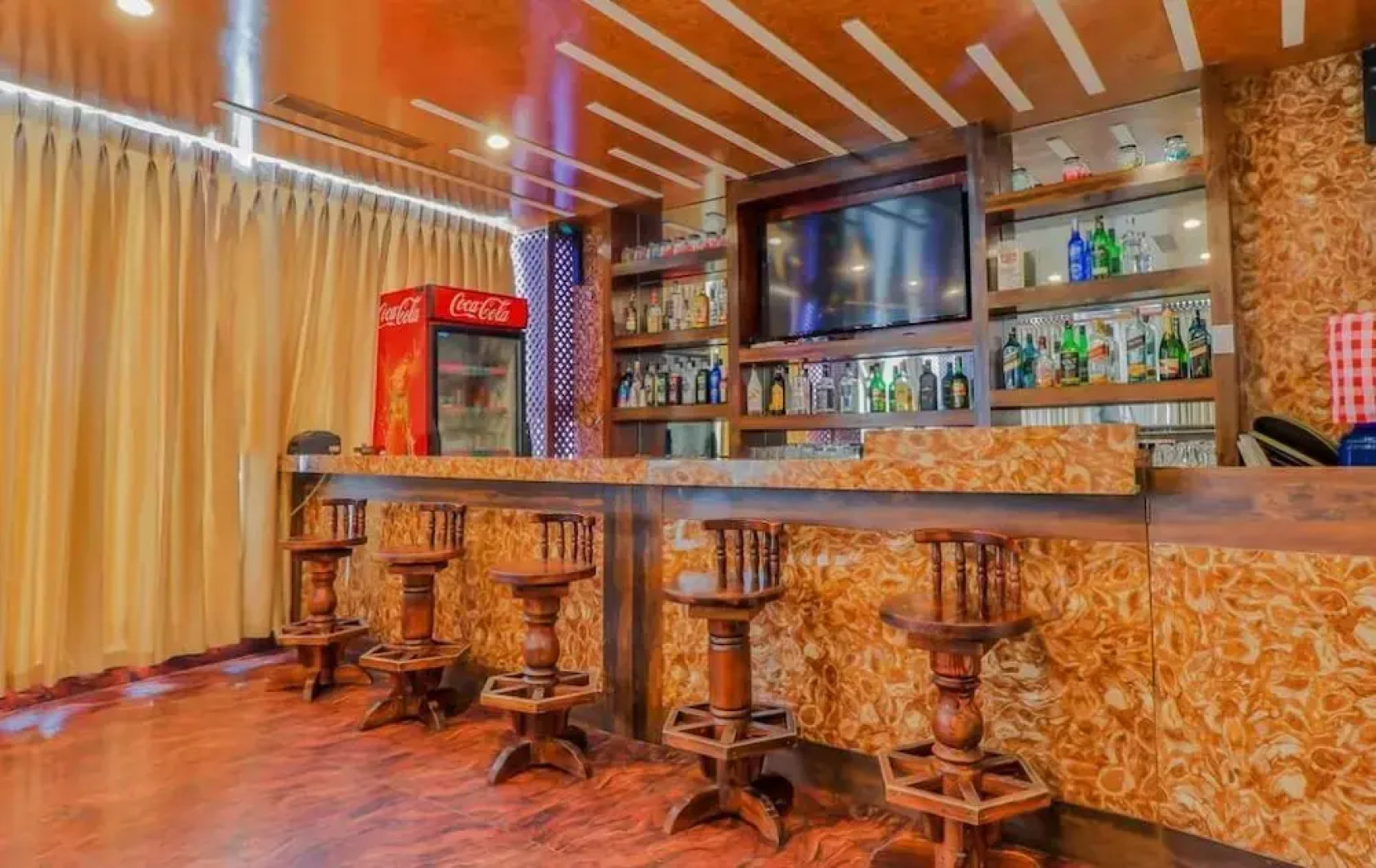 Capital O 753 Ratna Hotel