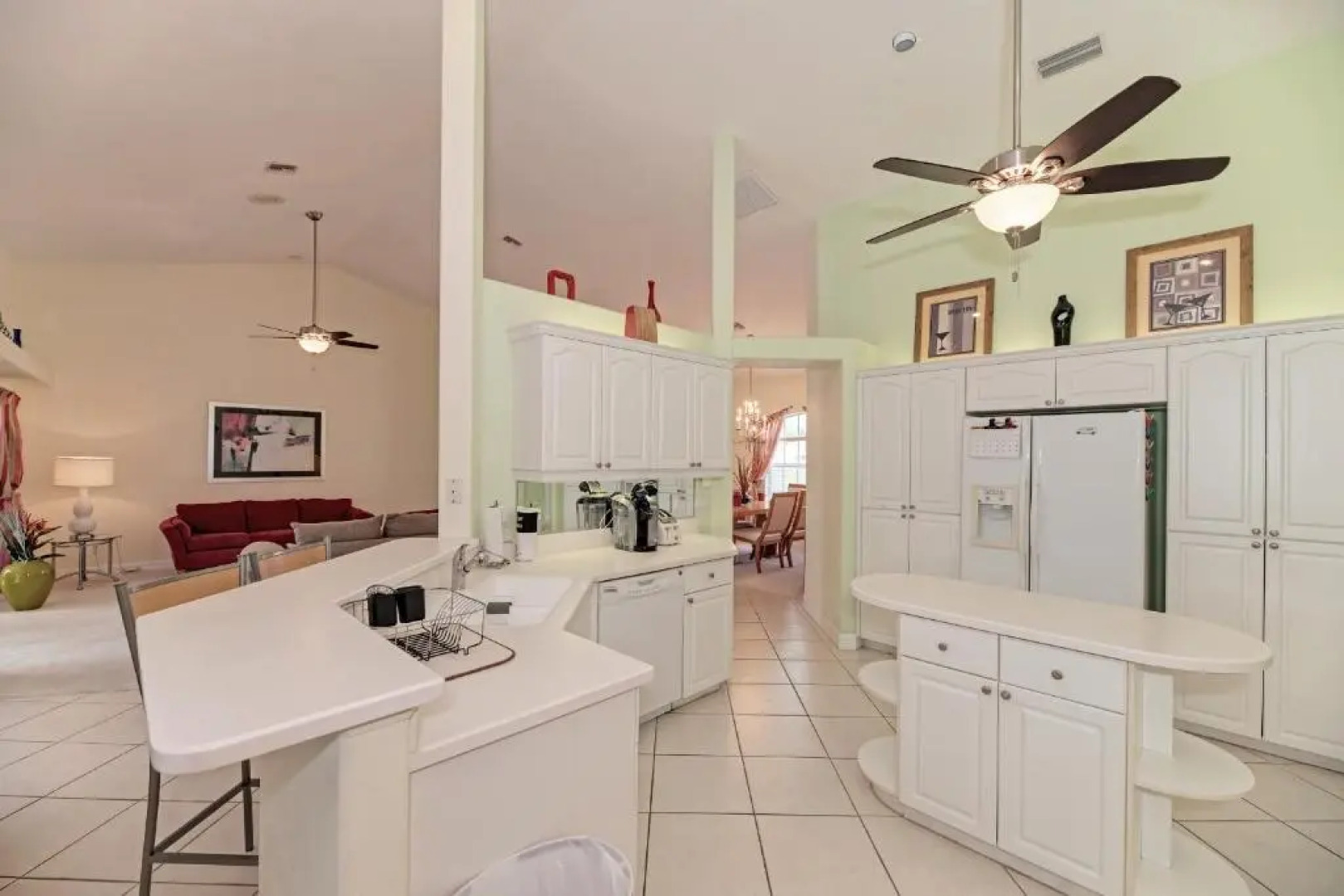 Shangri-La - Private Villa with heated pool and spa - sleeps 6