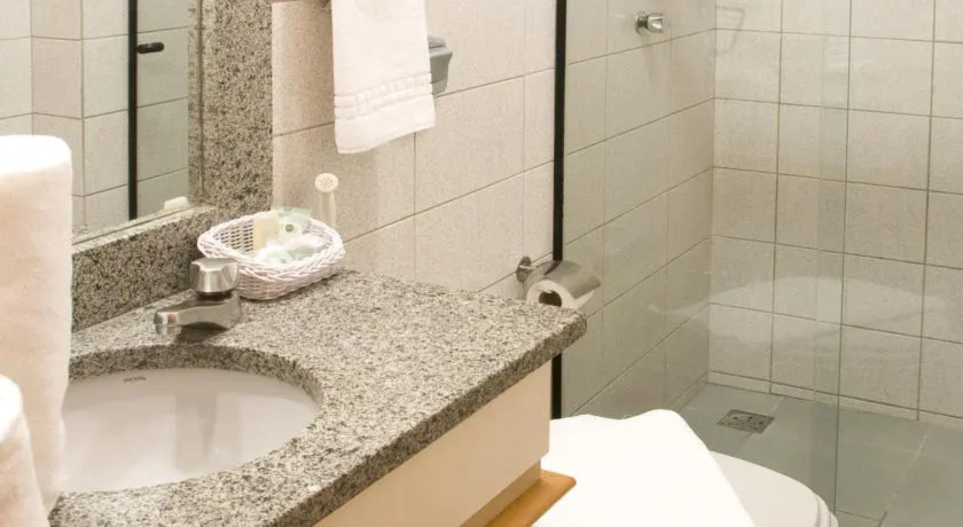 Bristol Golden Plaza Hotel