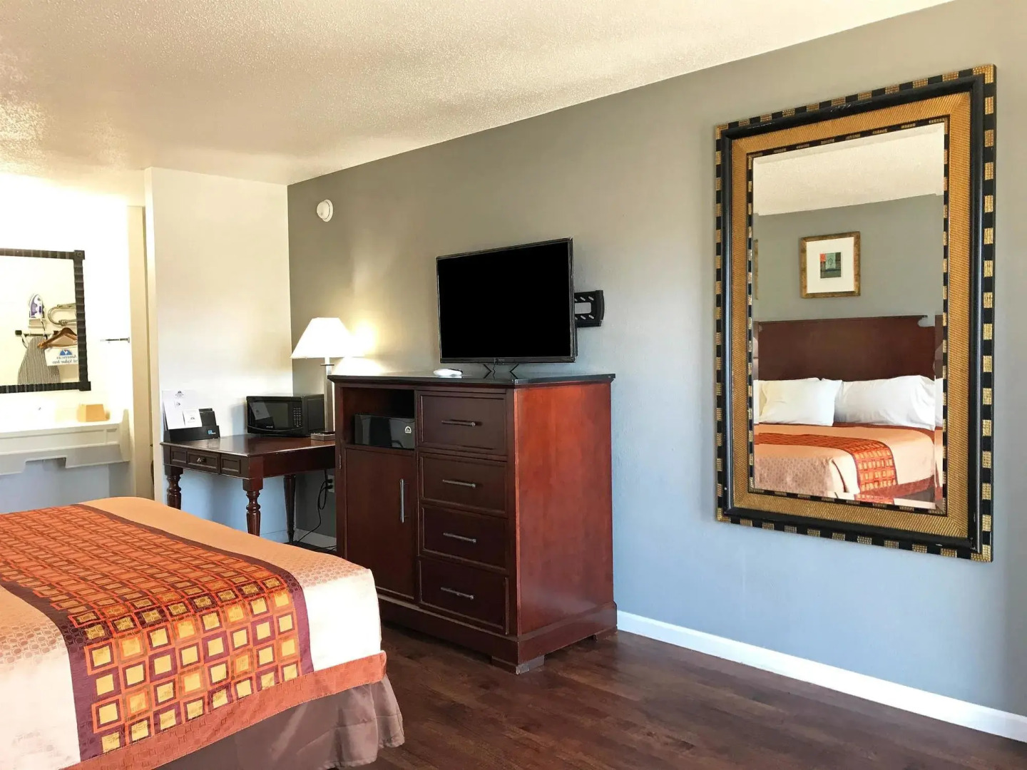 American Inn & Suites Russellville