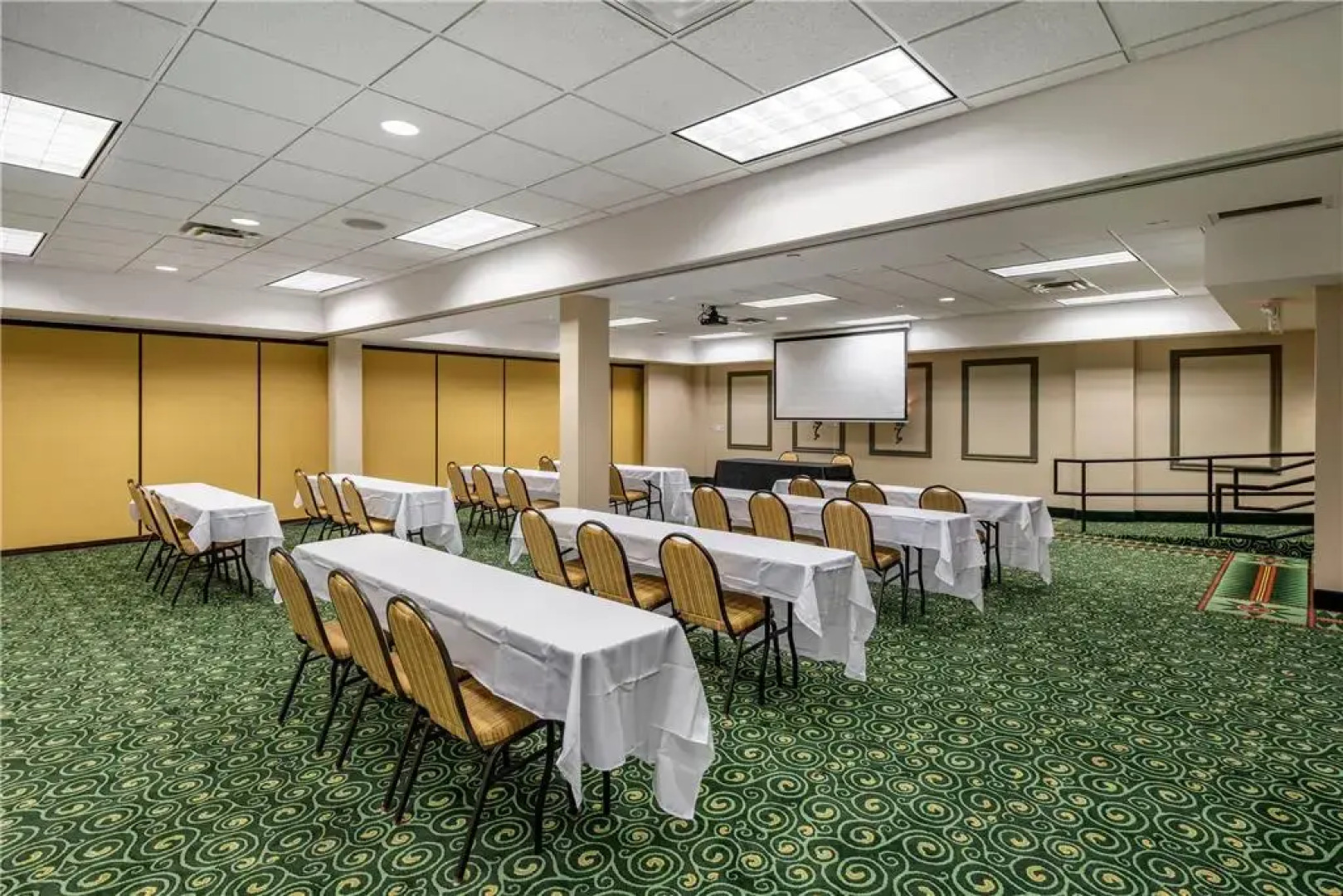 Three Bears Waterpark Resort Near Tomah, Ascend Collection Hotel