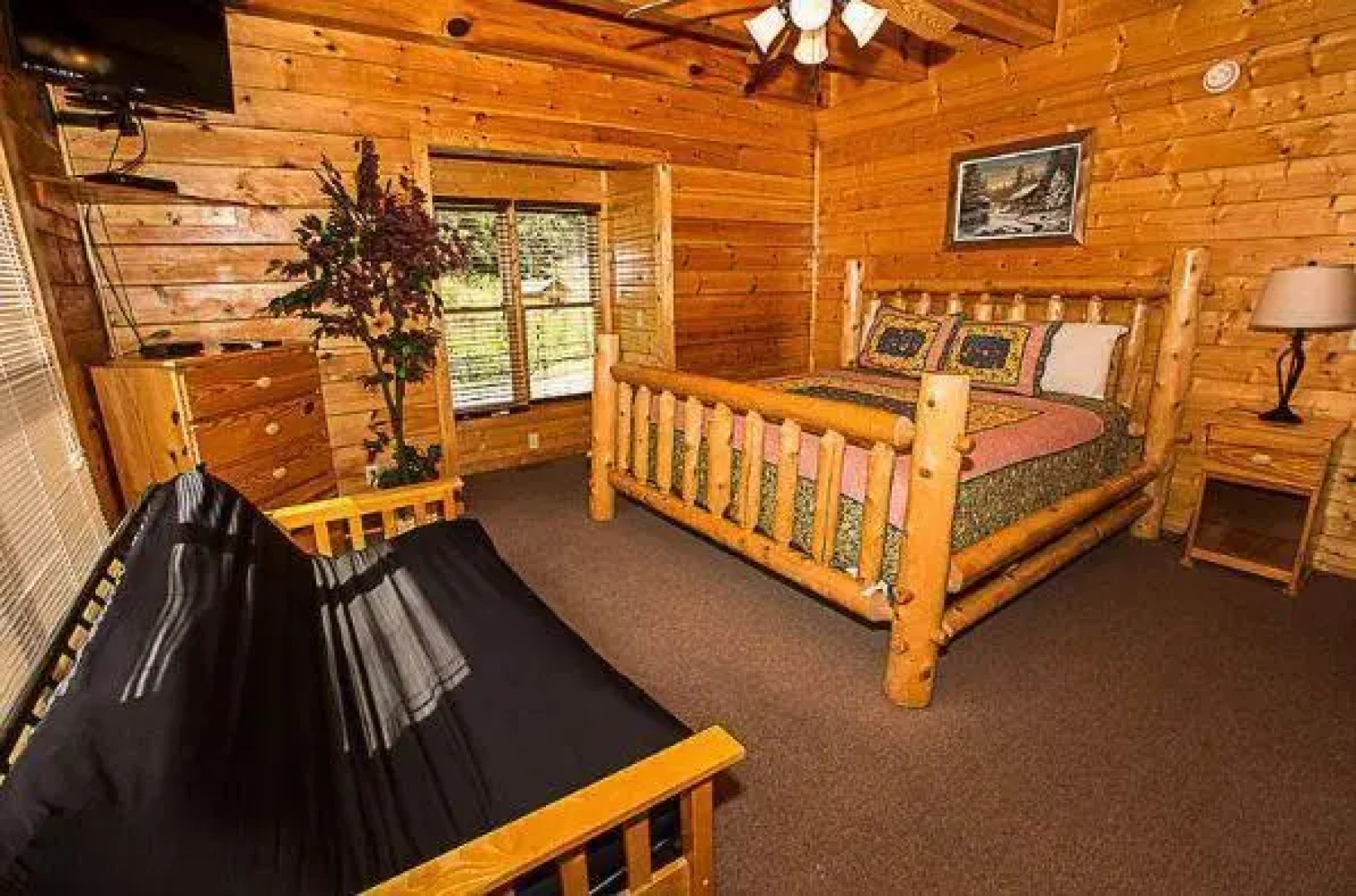 Creekside Lodge by Majestic Mountain Vacations