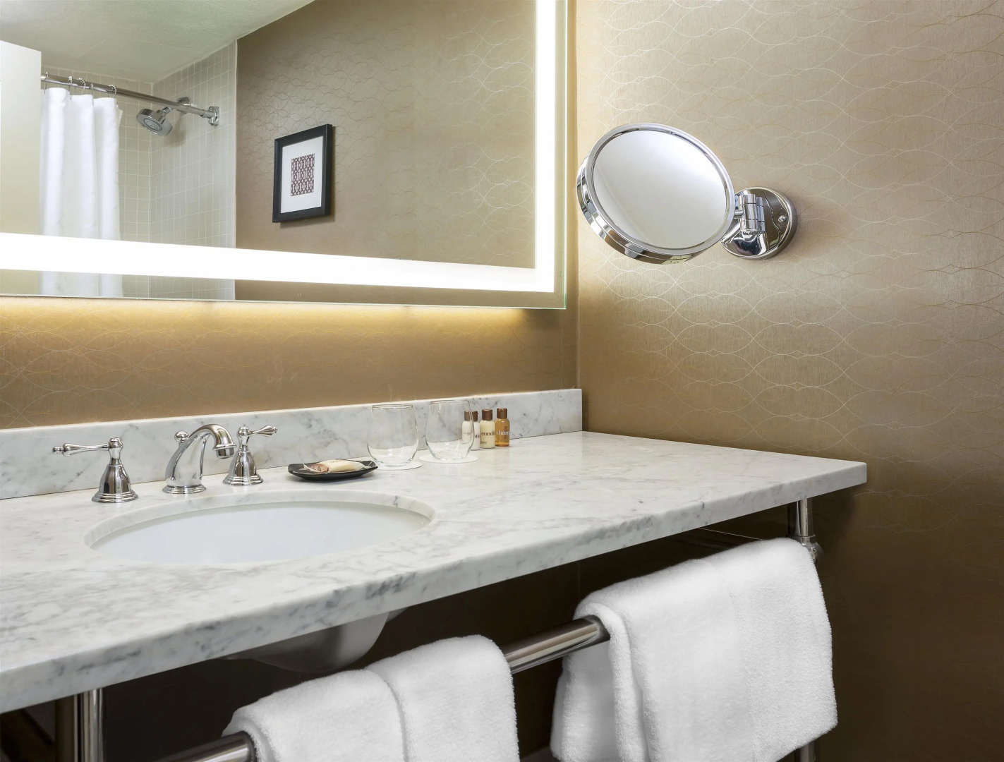 Sheraton Commander Hotel