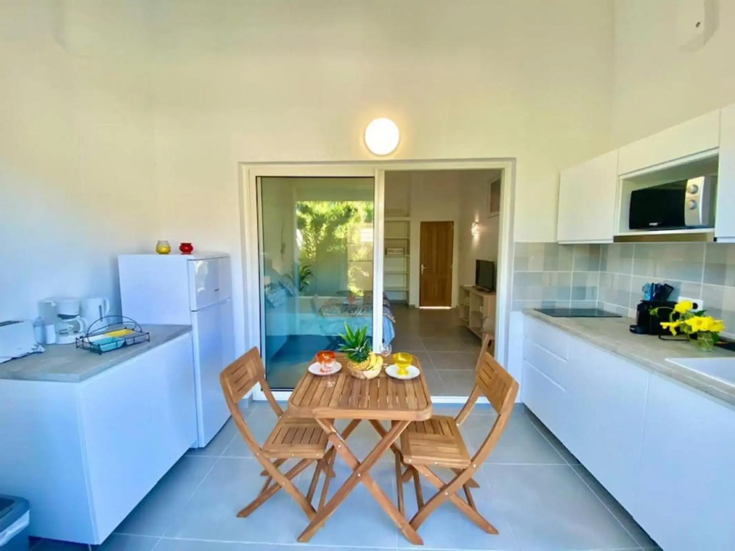 Beautiful suite S15, pool, next to Pinel Island