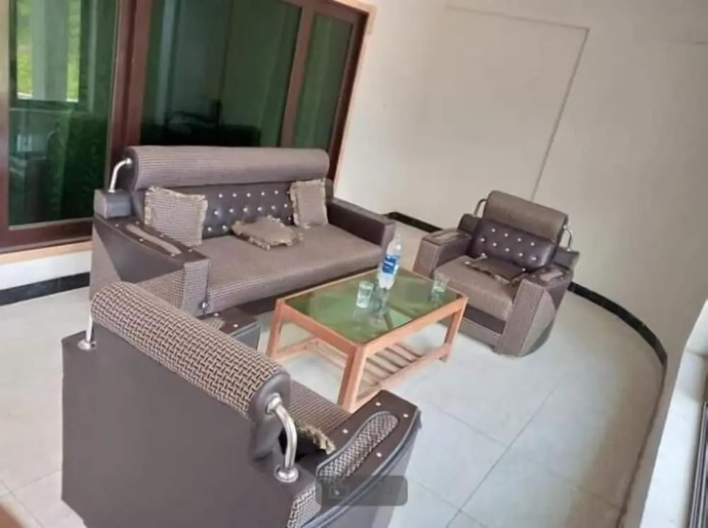 Hill Top Hotel Shogran