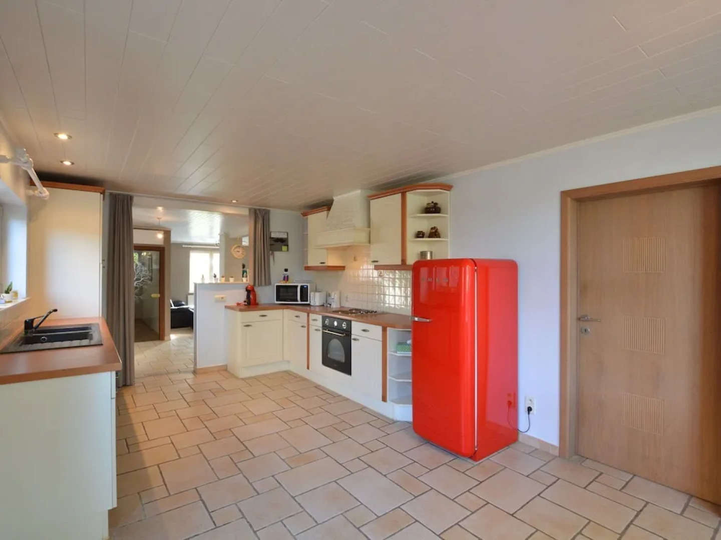 Spacious Holiday Home in Gingelom with Garden