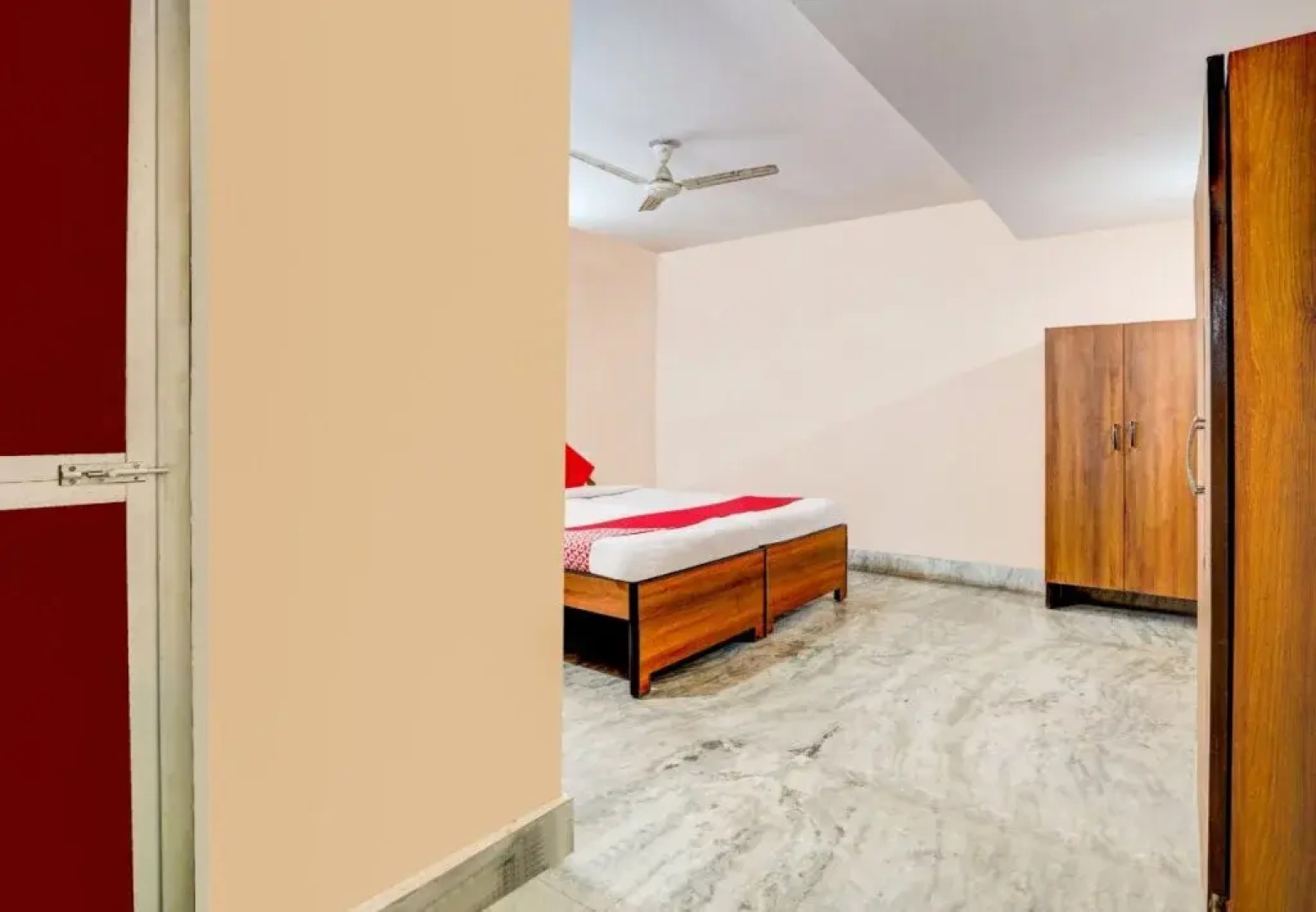 OYO 19609 Hotel Rajprabha