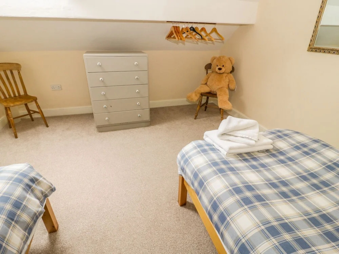 Flat 2 - 9 Rhiw Bank Terrace