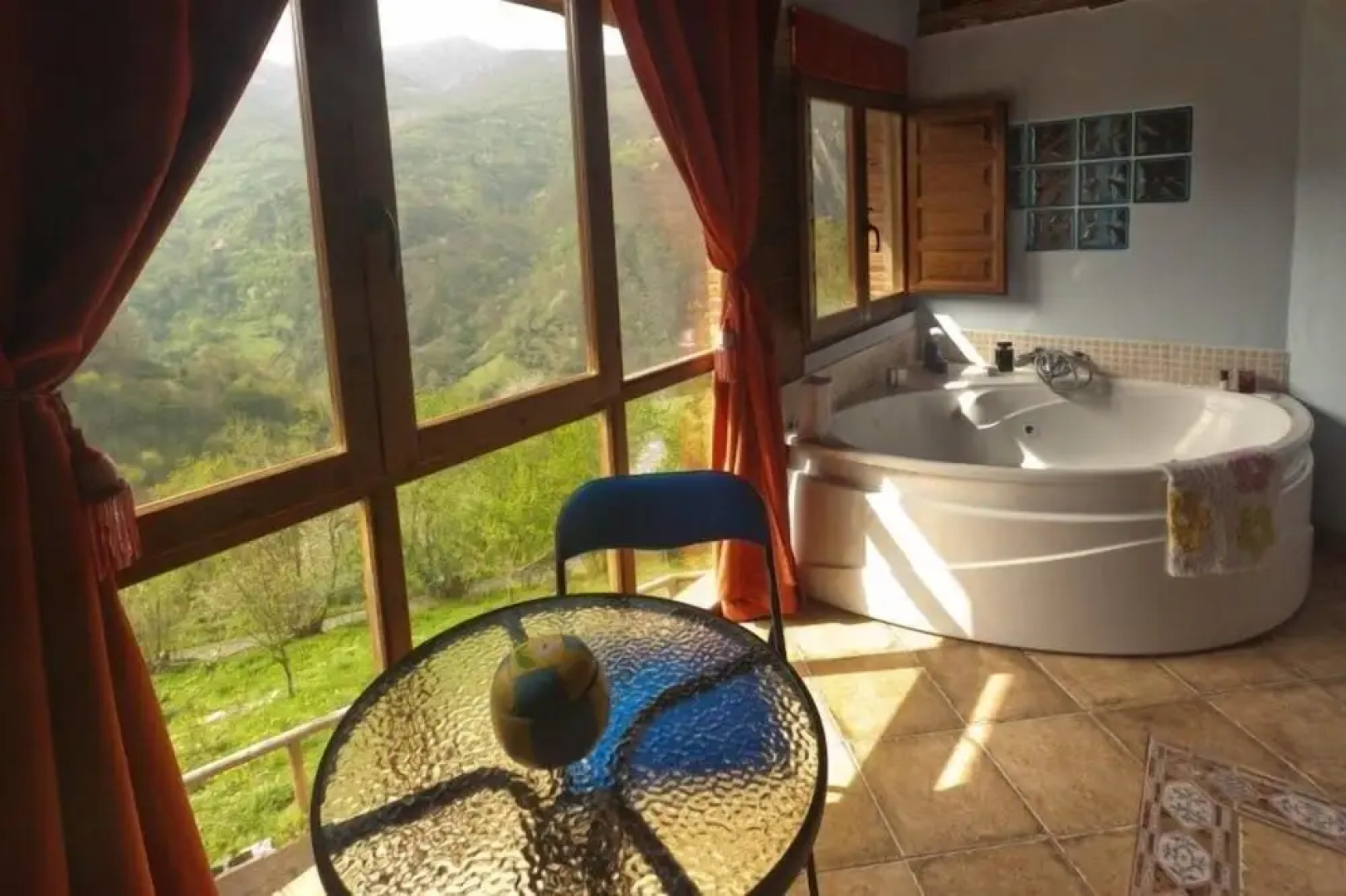 Apartamentos Rurales L'Arboleu