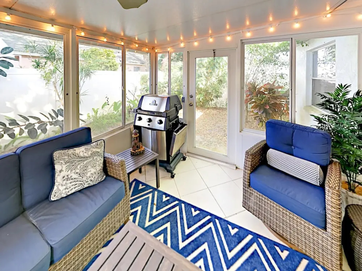 1465 Brier Home - 3 Br Home