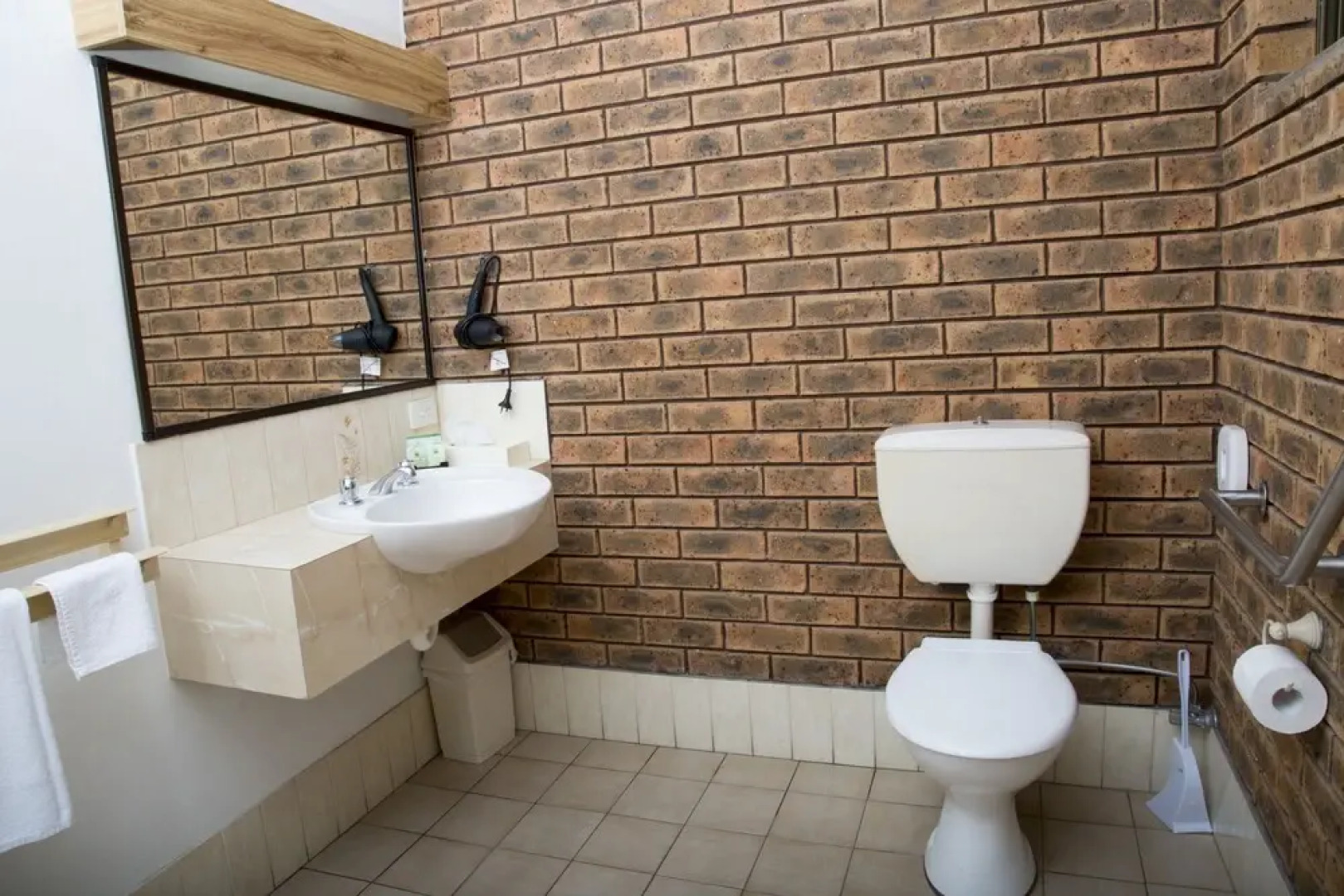 The Cottage Motor Inn Albury CBD