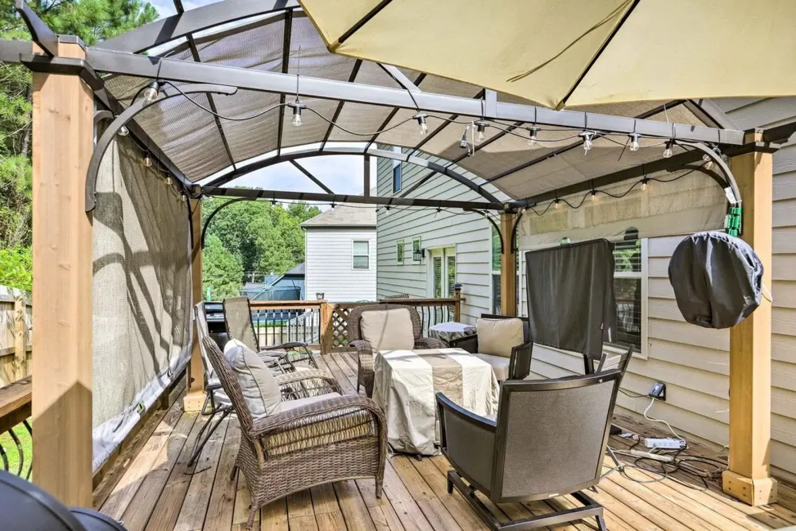 Elegant Home ~ 20 Mi to Downtown Atlanta: Pets OK!