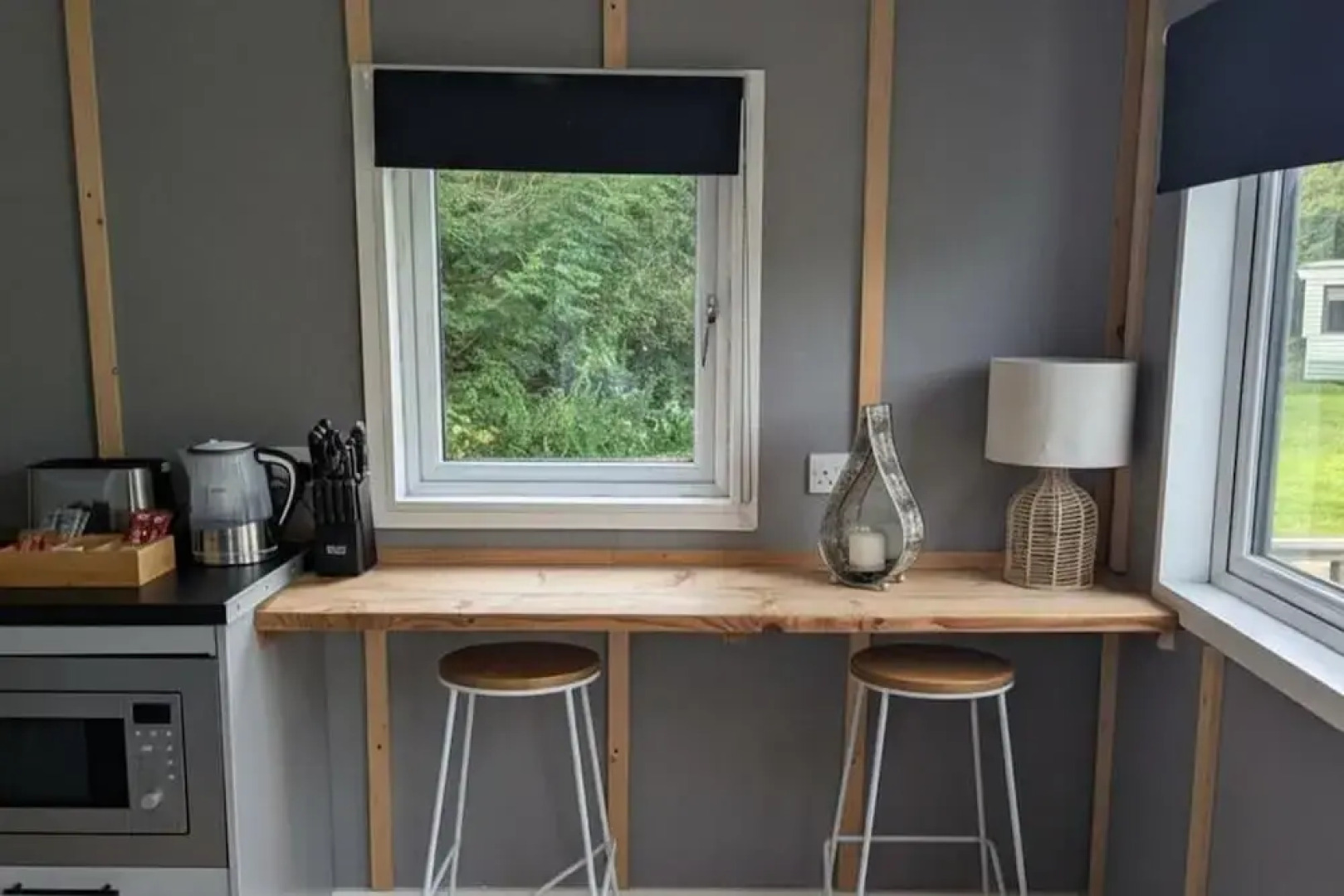 Tranquil Cabin Retreat- Sleeps 2, Parking