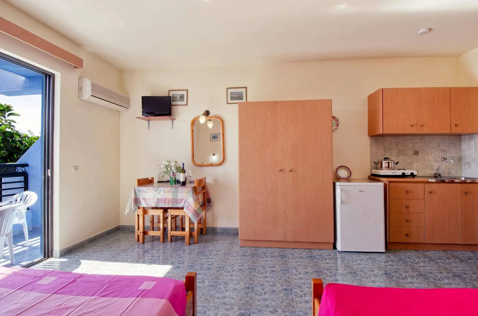 Alia Suites & Alia Beachfront Suites and Spa