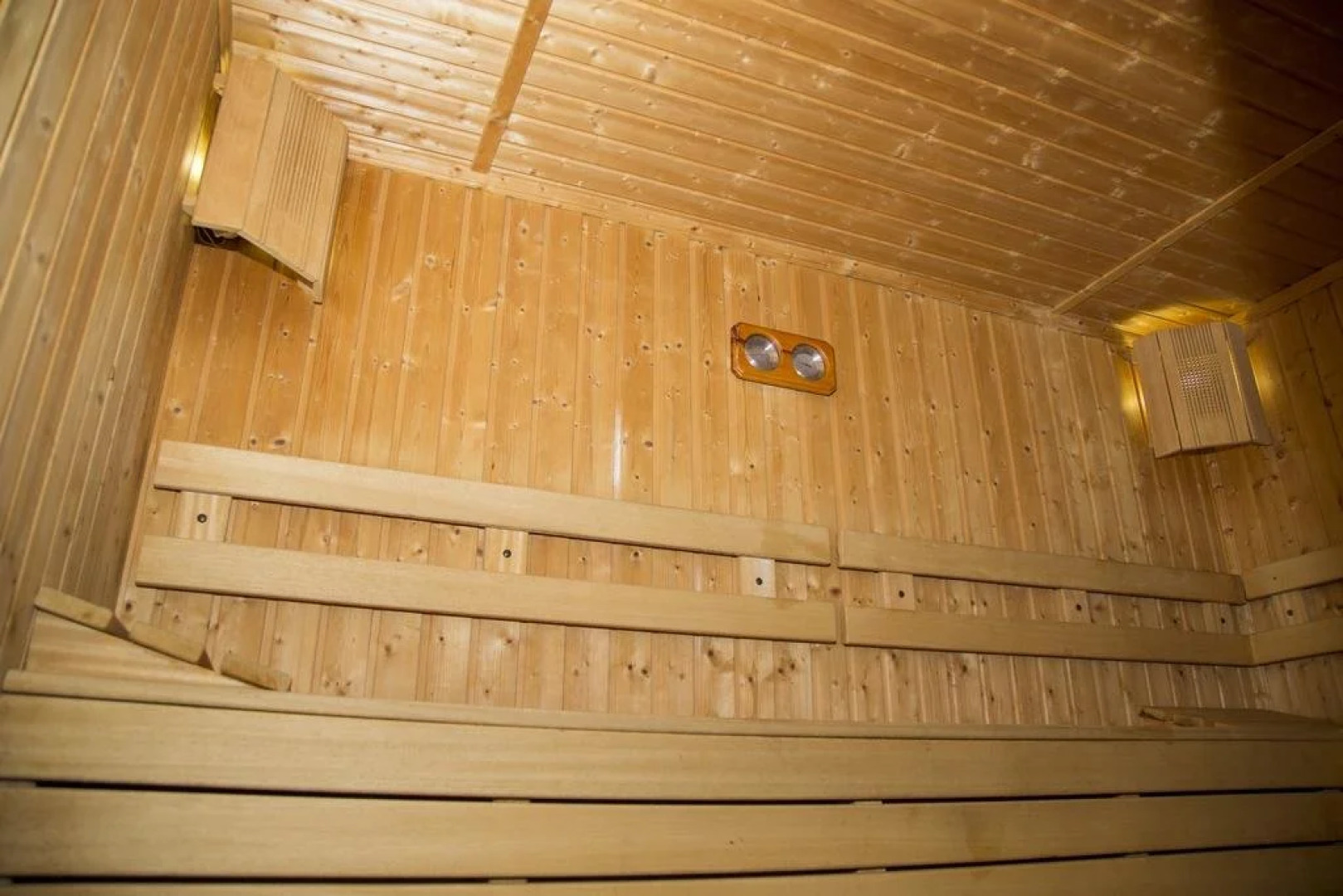 Family Hotel Emaly 2