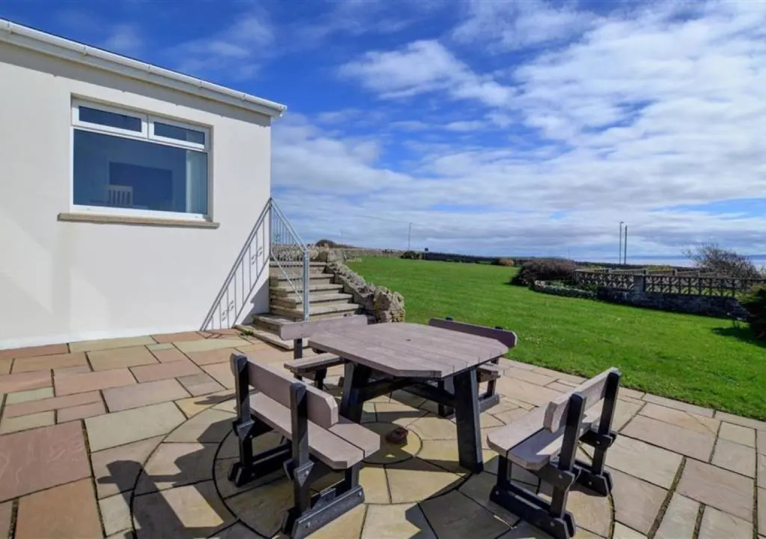 1 Little West Bungalows