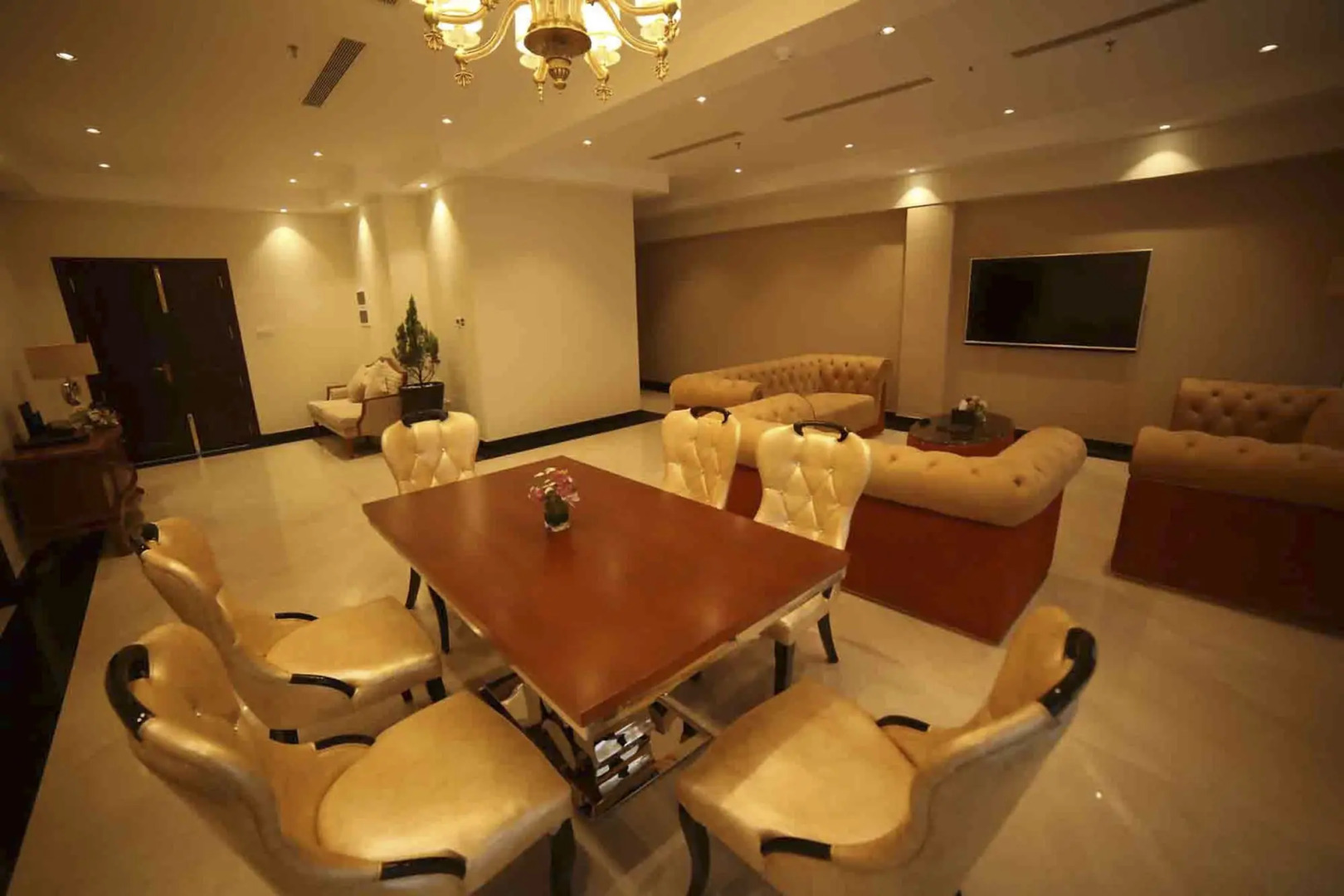 The Grand Mountain Hotel