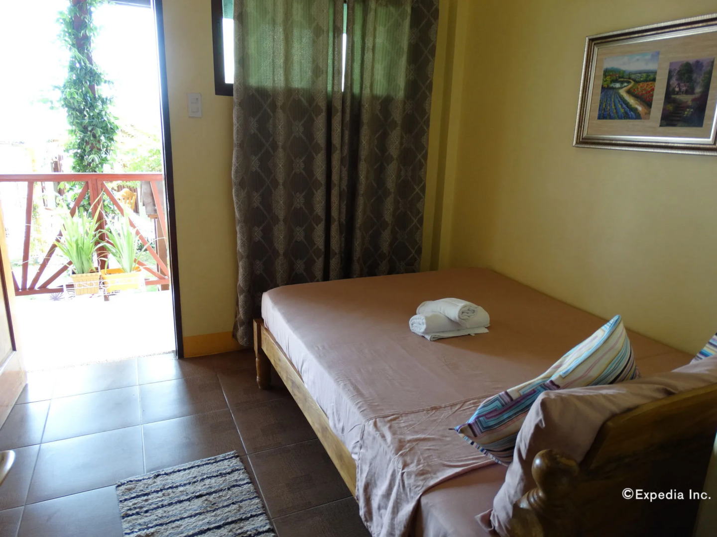 Royal Paradise Guesthouse