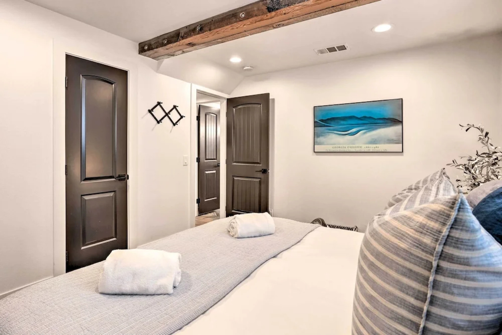 Luxe Timberland Villa w/ Lake Arrowhead Access!