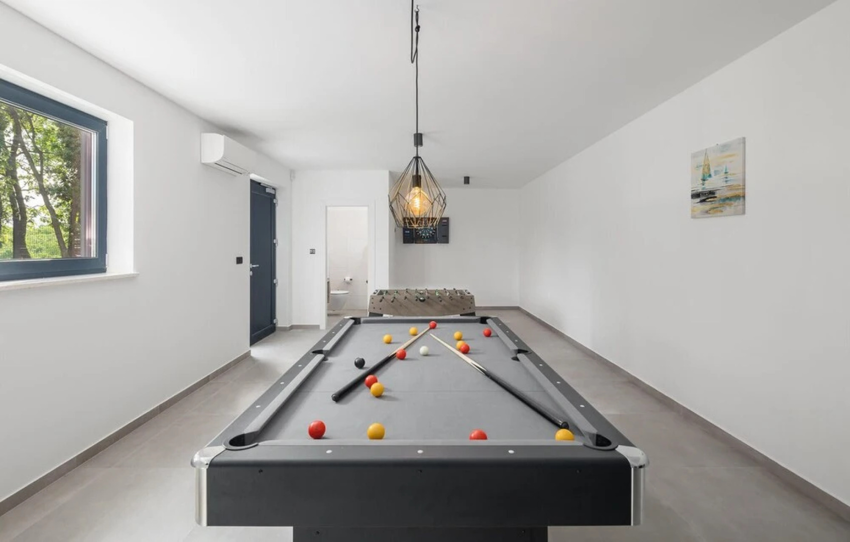 Beautiful Home in Rebici with Hot Tub, Sauna & 4 Bedrooms