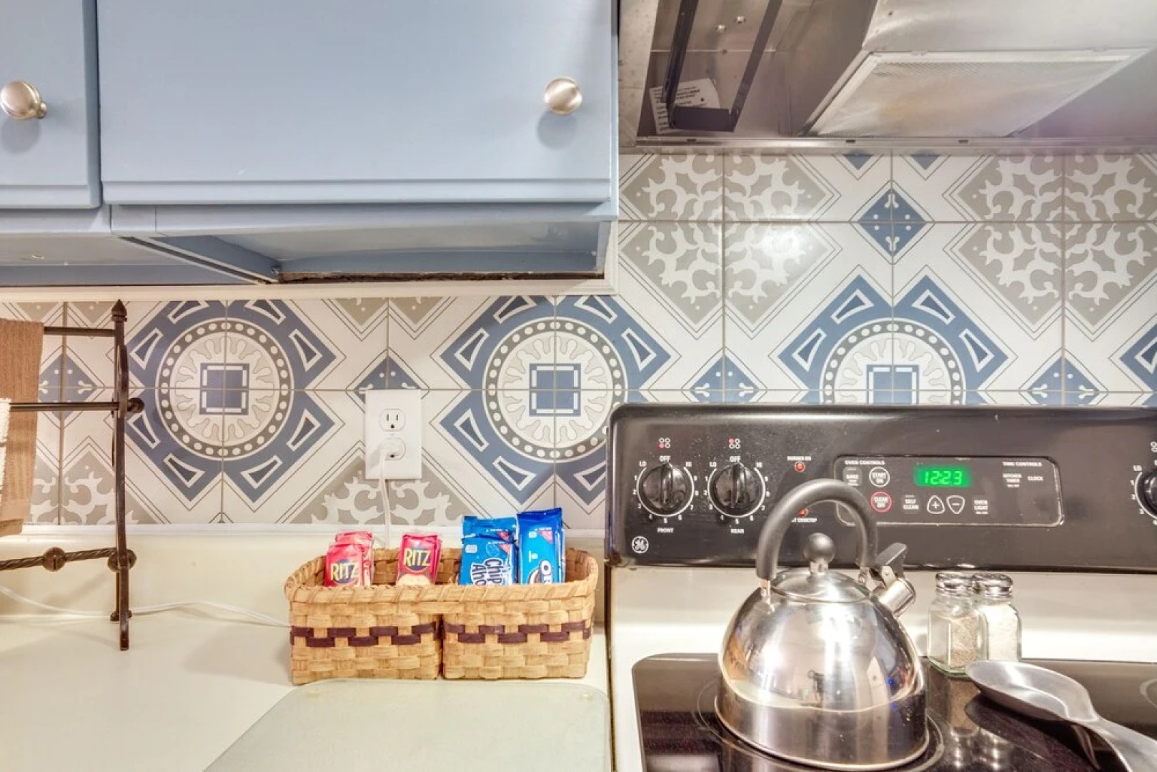 Beaufort Home w/ Patio 3 Mi to Downtown!