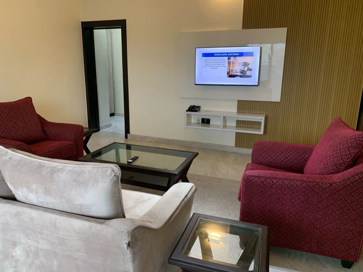 Old English Torf Apartment