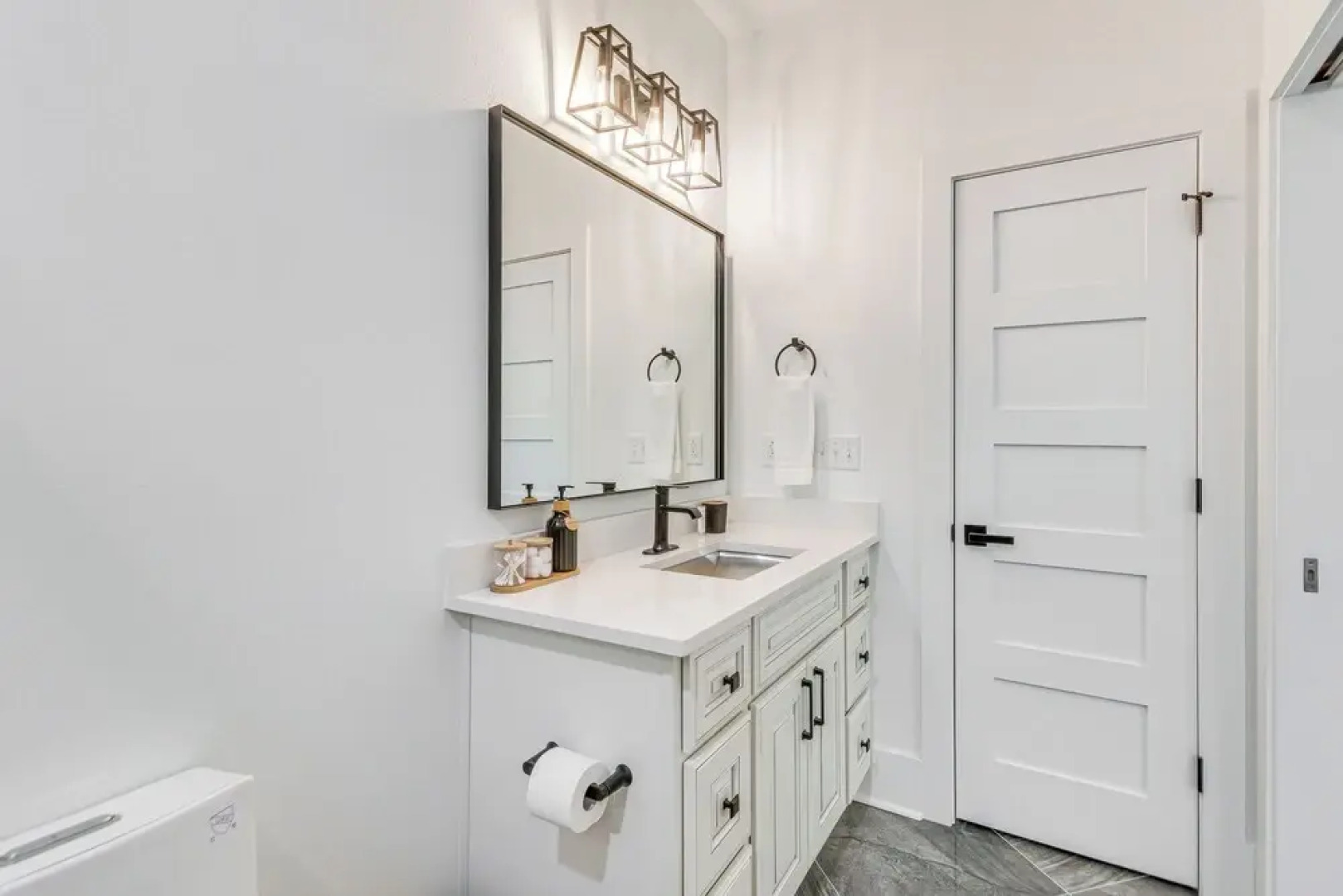 Waterfront Retreat w/ Outdoor Oasis in Pensacola