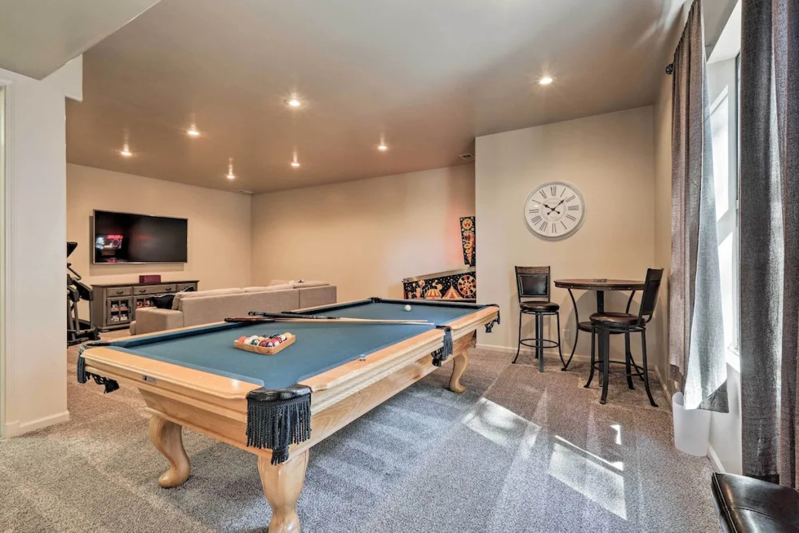 Spacious Flagstaff Home With Fire Pit & Game Room!