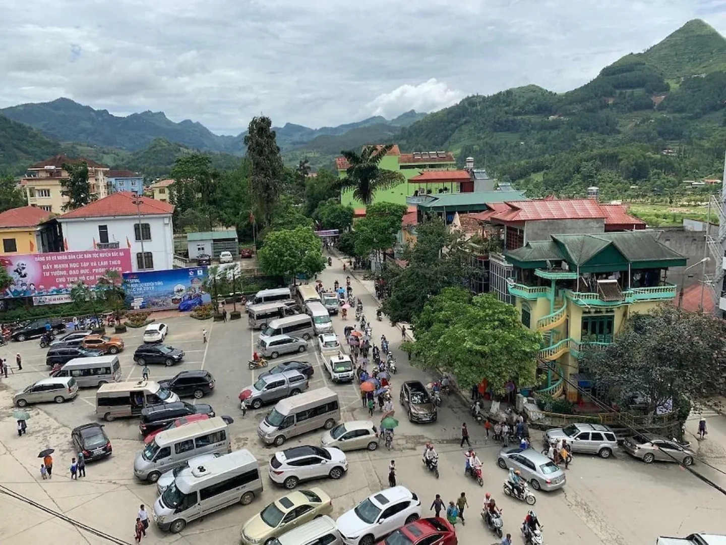 Bac Ha Hotel Lao Cai- by Bay Luxury