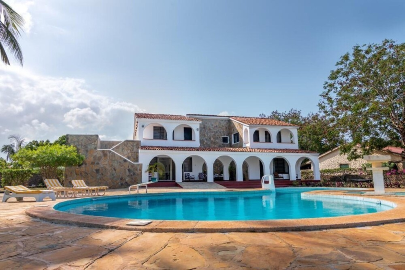 Diani Luxury Apartments by CHH