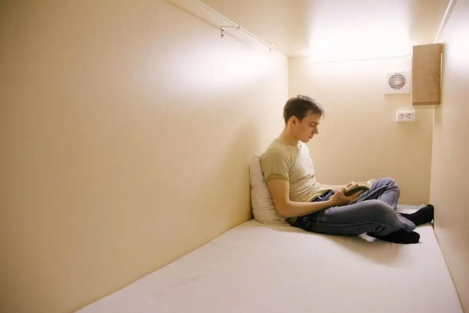 Капсульный отель Yes