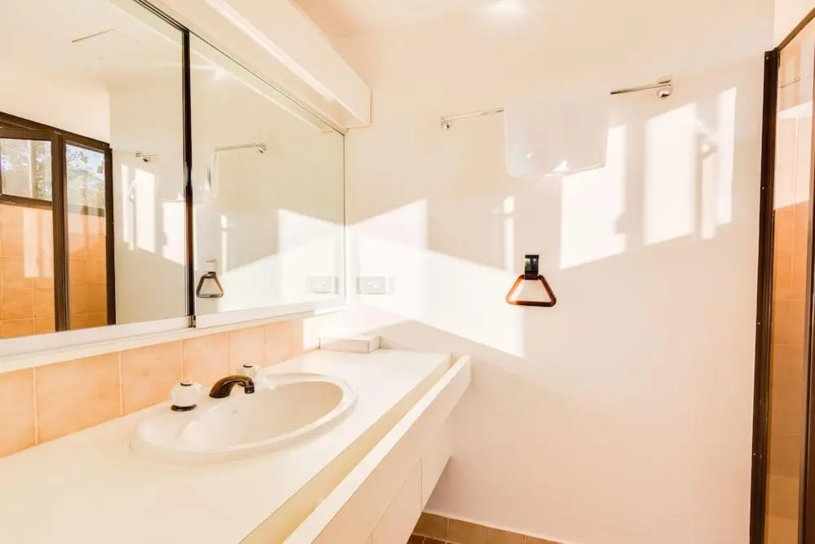 Pacific Towers Holiday Apartments